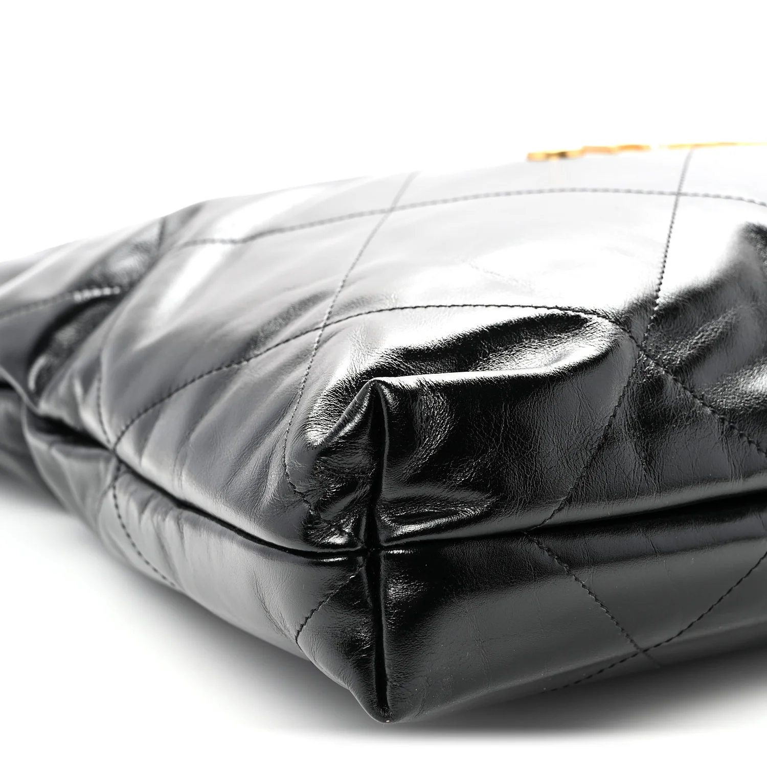 Shiny Calfskin Quilted Chanel 22 Black