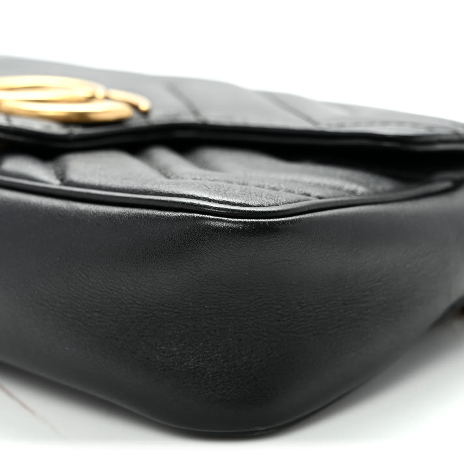 Calfskin Matelasse Super Mini GG Marmont Shoulder Bag Black