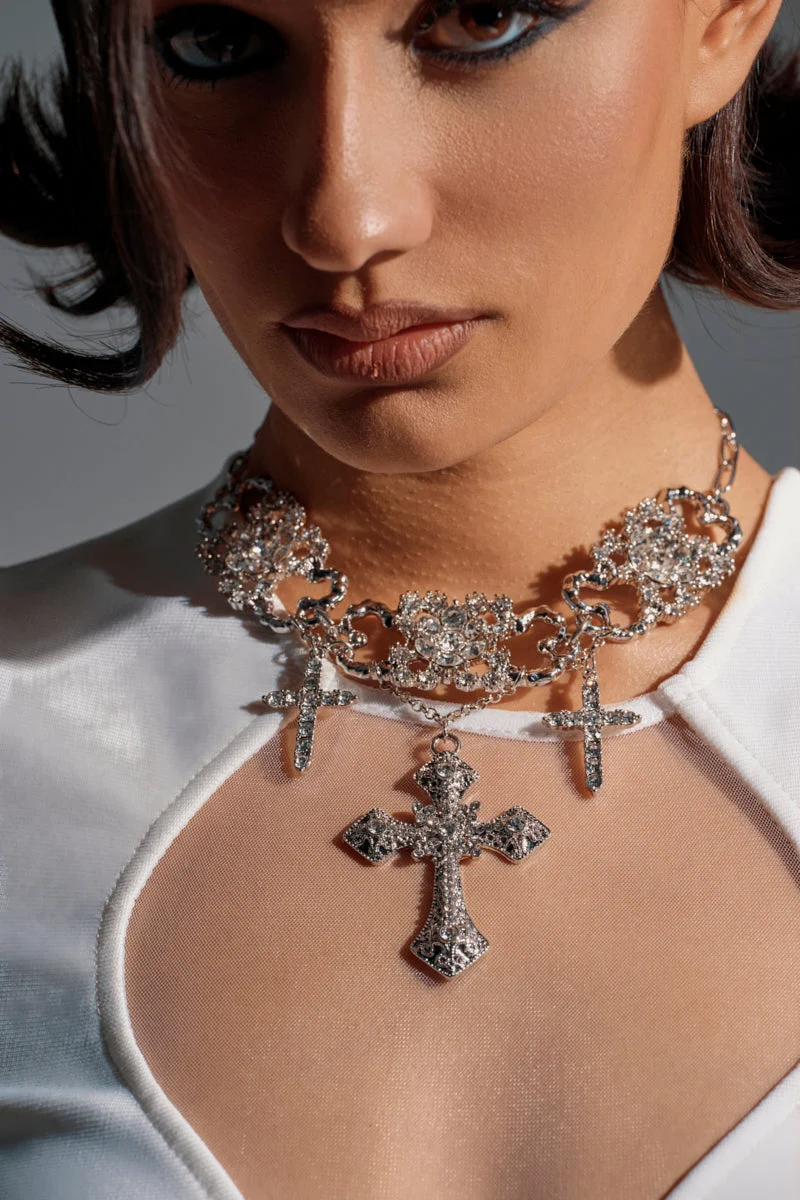 FOREVER PROTECTED NECKLACE - Akira Store