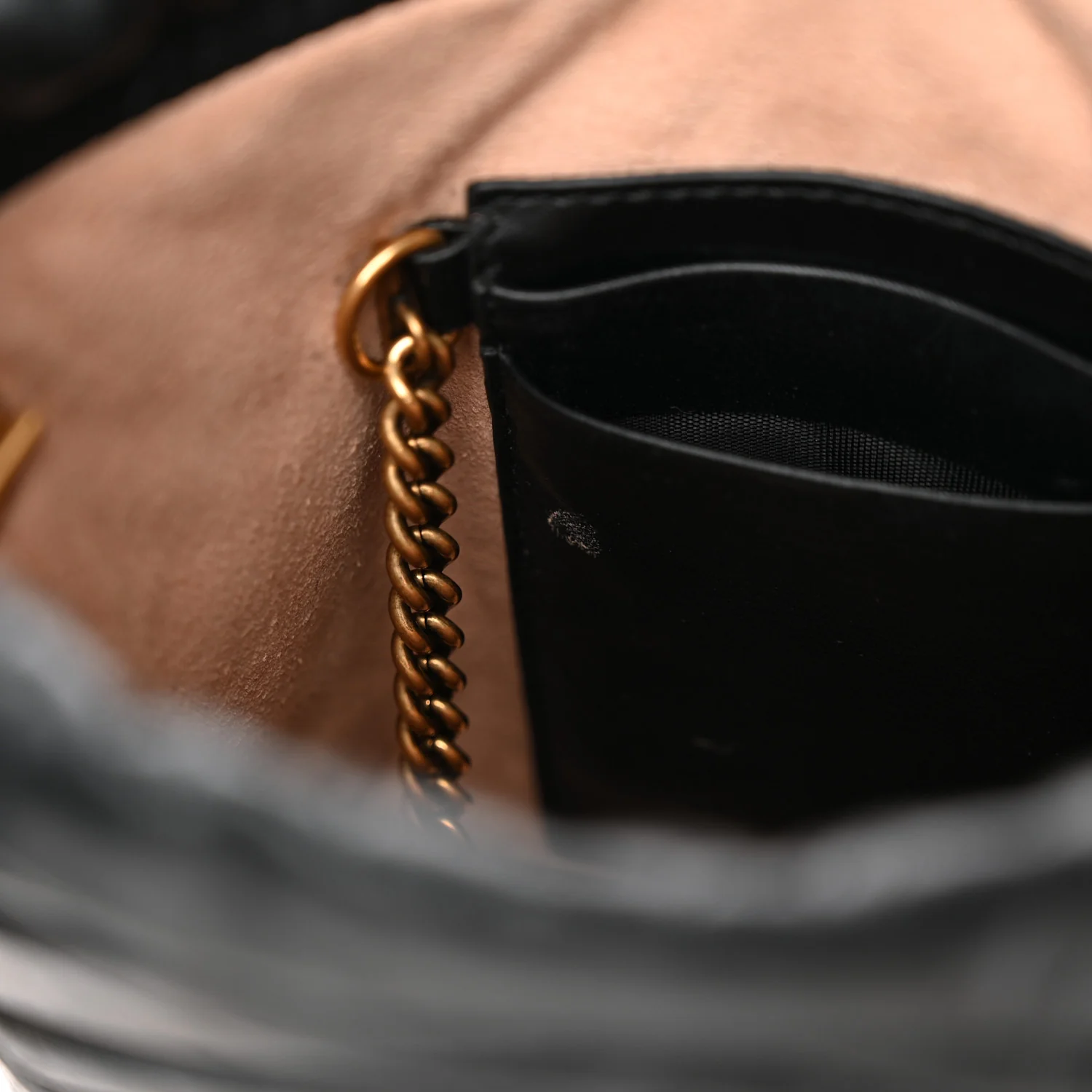 Calfskin Matelasse Mini GG Marmont 2.0 Bucket Bag Black