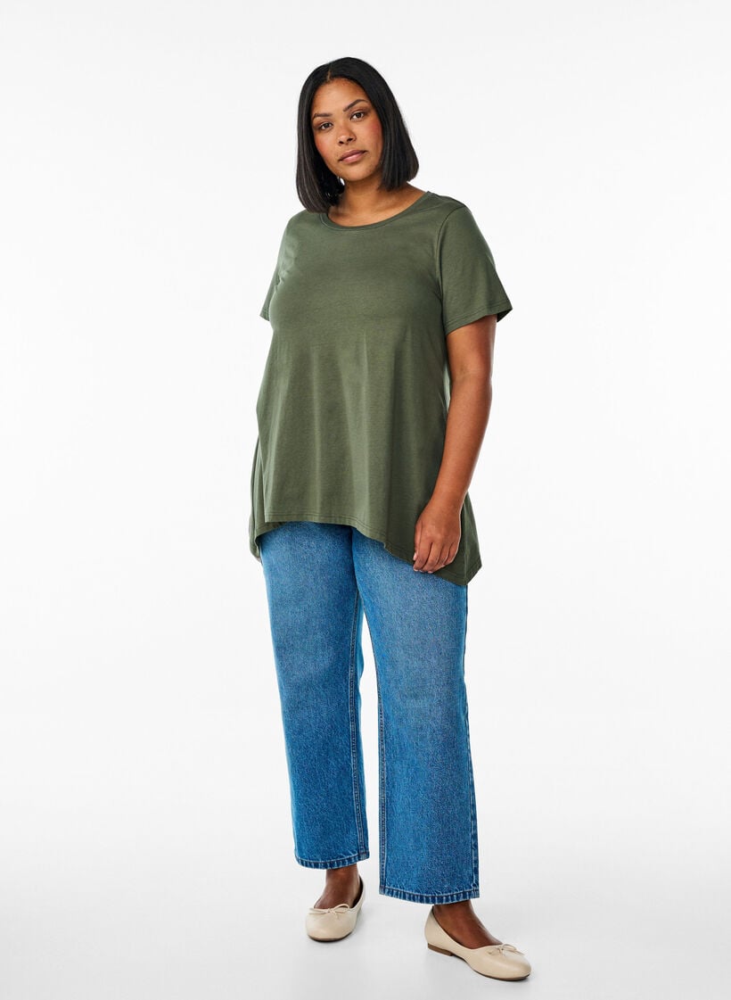 Zizzi T-shirt with a round neck and A-line shape