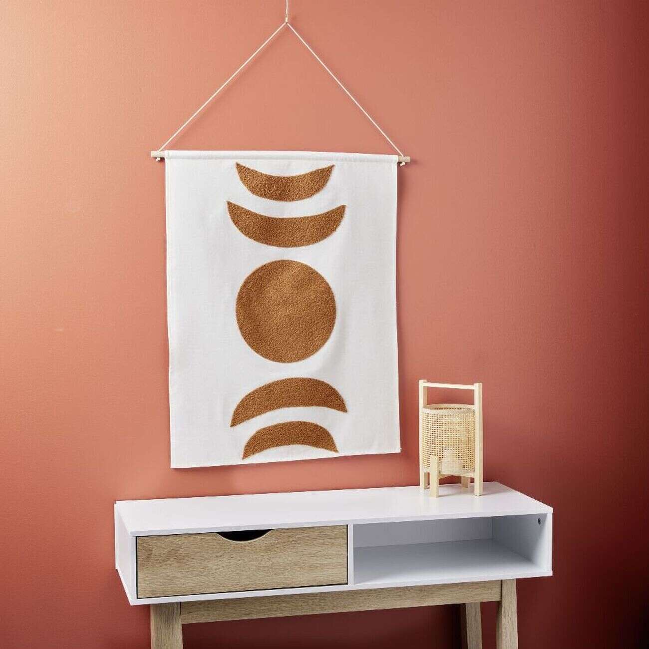 Décoration murale toile motif lune coton beige et terracotta