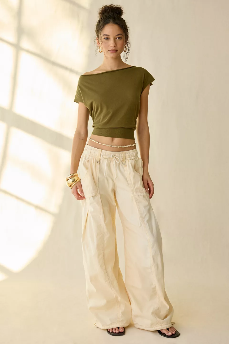 BDG Sunridge Mid-Rise Cargo Balloon Pants-Ivory
