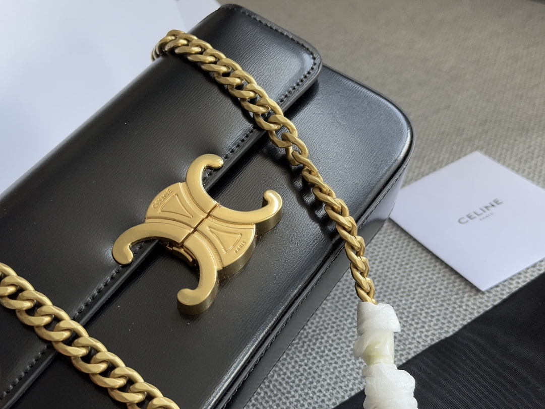 ce 22ss new arrival bag size??20*11cm