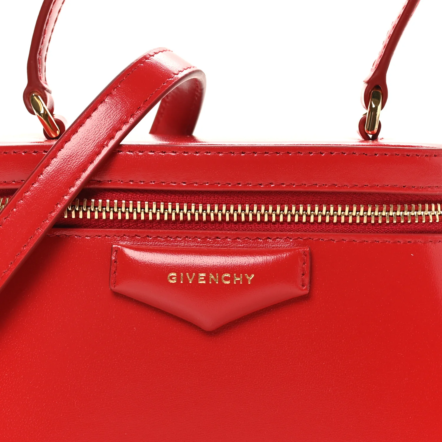 Box Calfskin Antigona Vanity Bag With Chain Vermillon