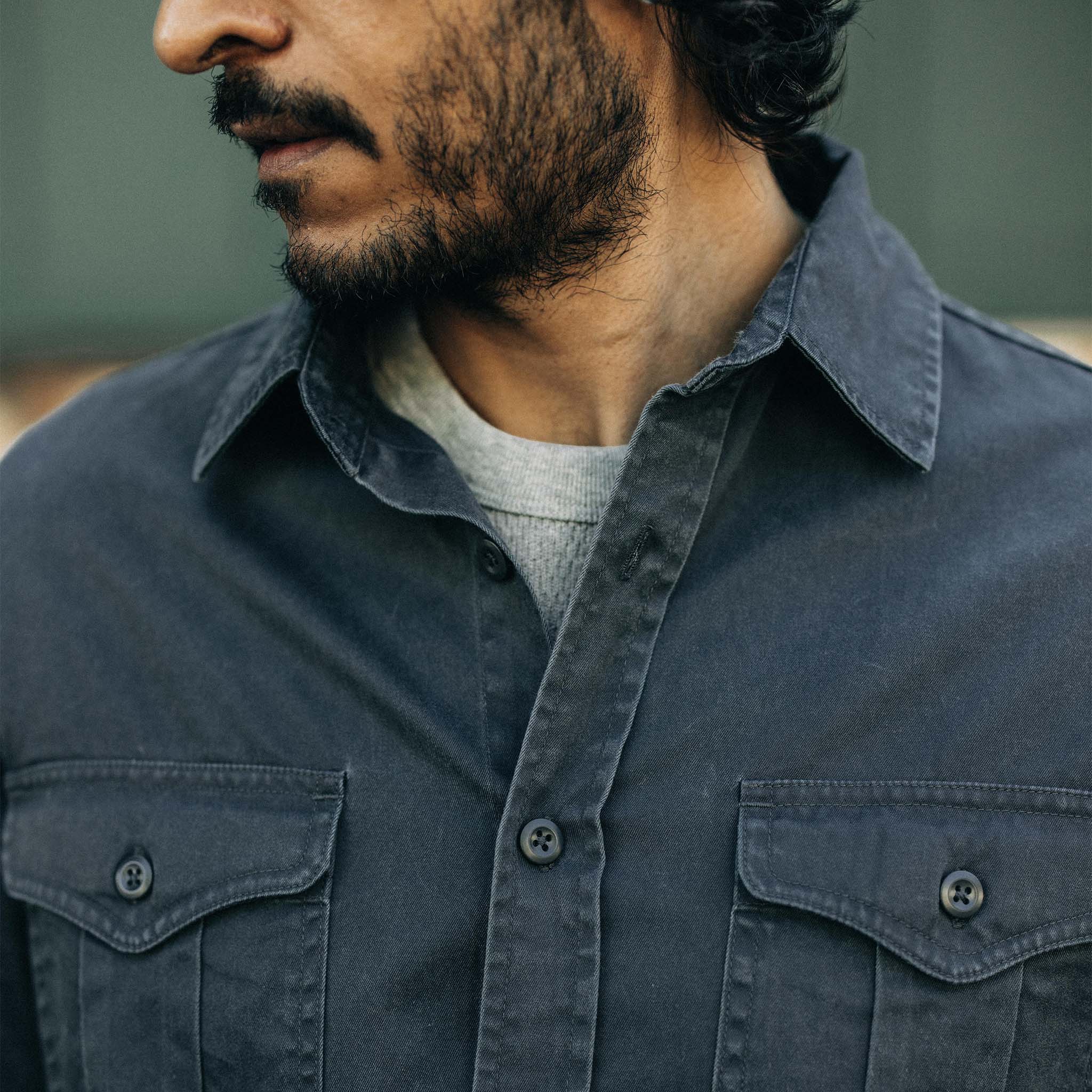 La chemise Saddler couleur charbon délavé