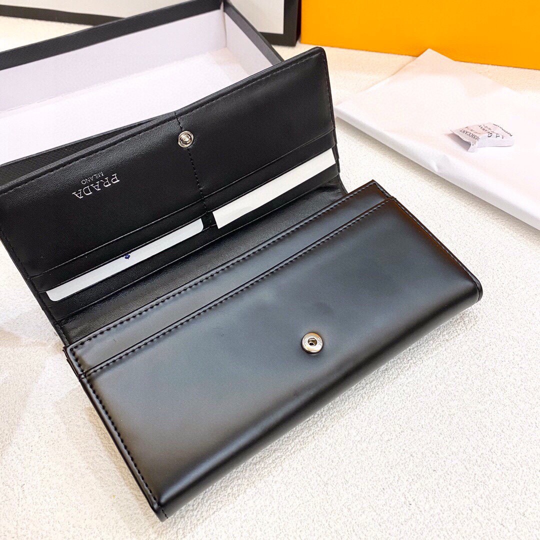Pra new arrival wallets size: 19x10 cm