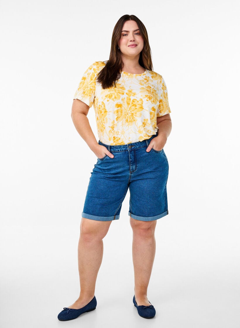 Zizzi T-shirt with floral print