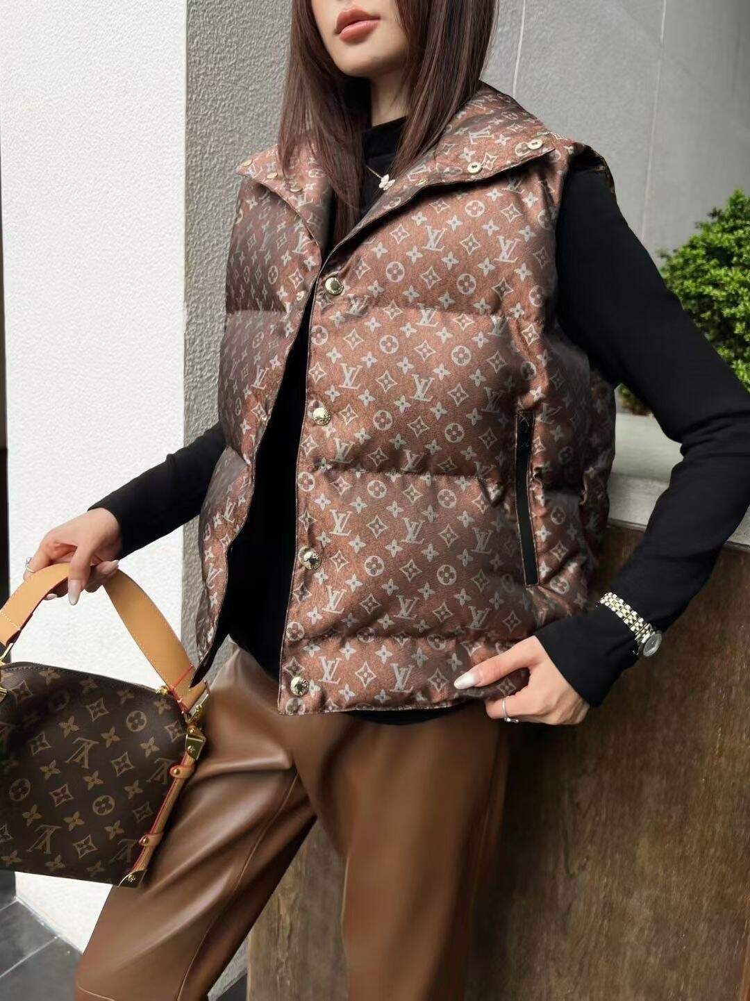 LOUIS VUITTON  ルイ・ヴィトン* 👑2025年秋冬新作 ダウンベスト ホワイトグースダウン  MONCLER