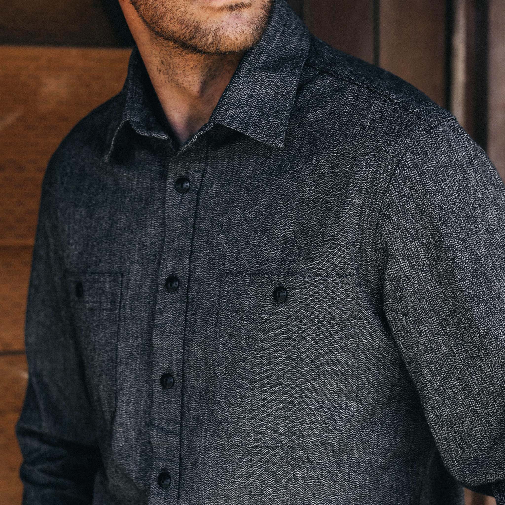 La chemise utilitaire couleur jaspe cendré