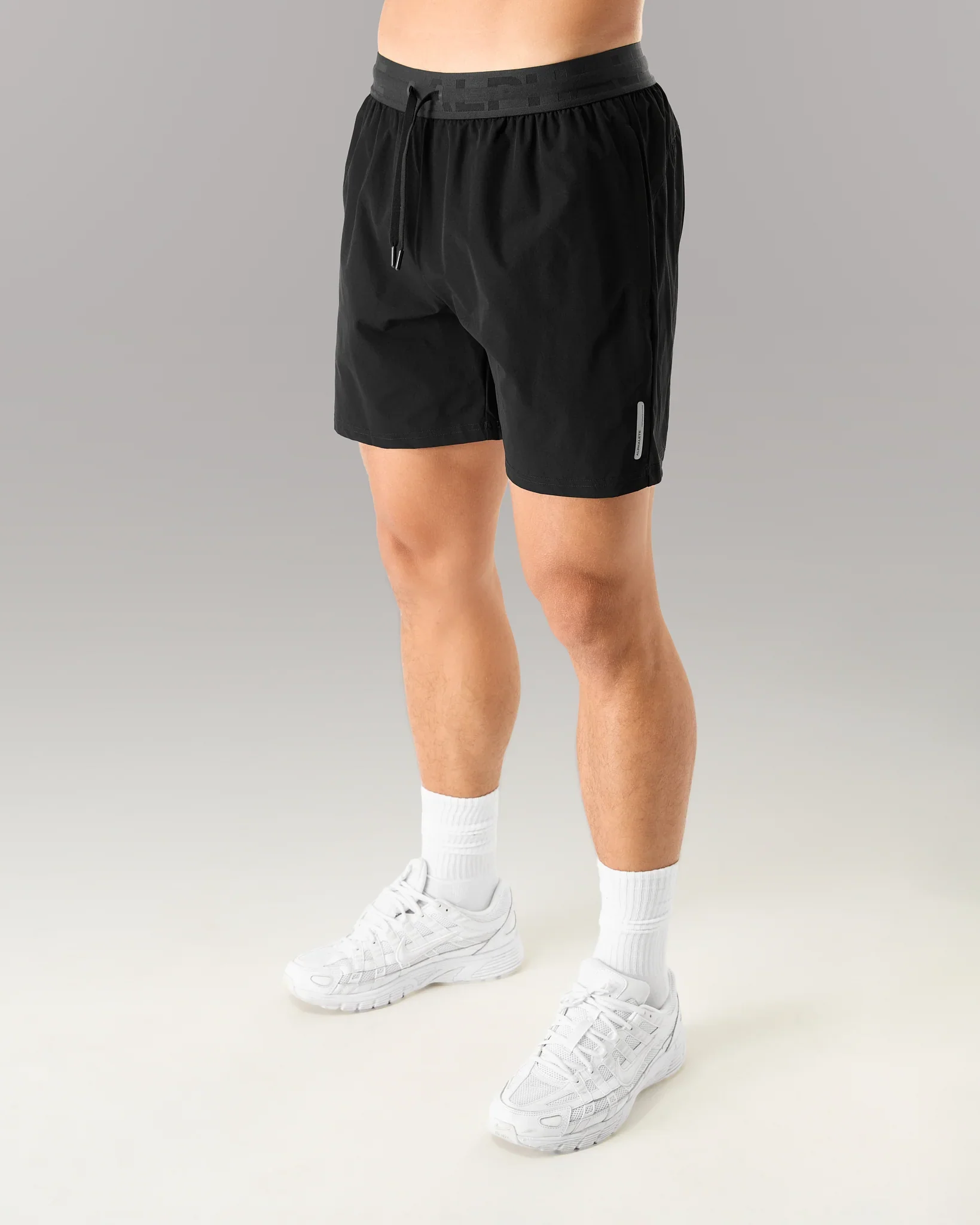 Apex Short - Black