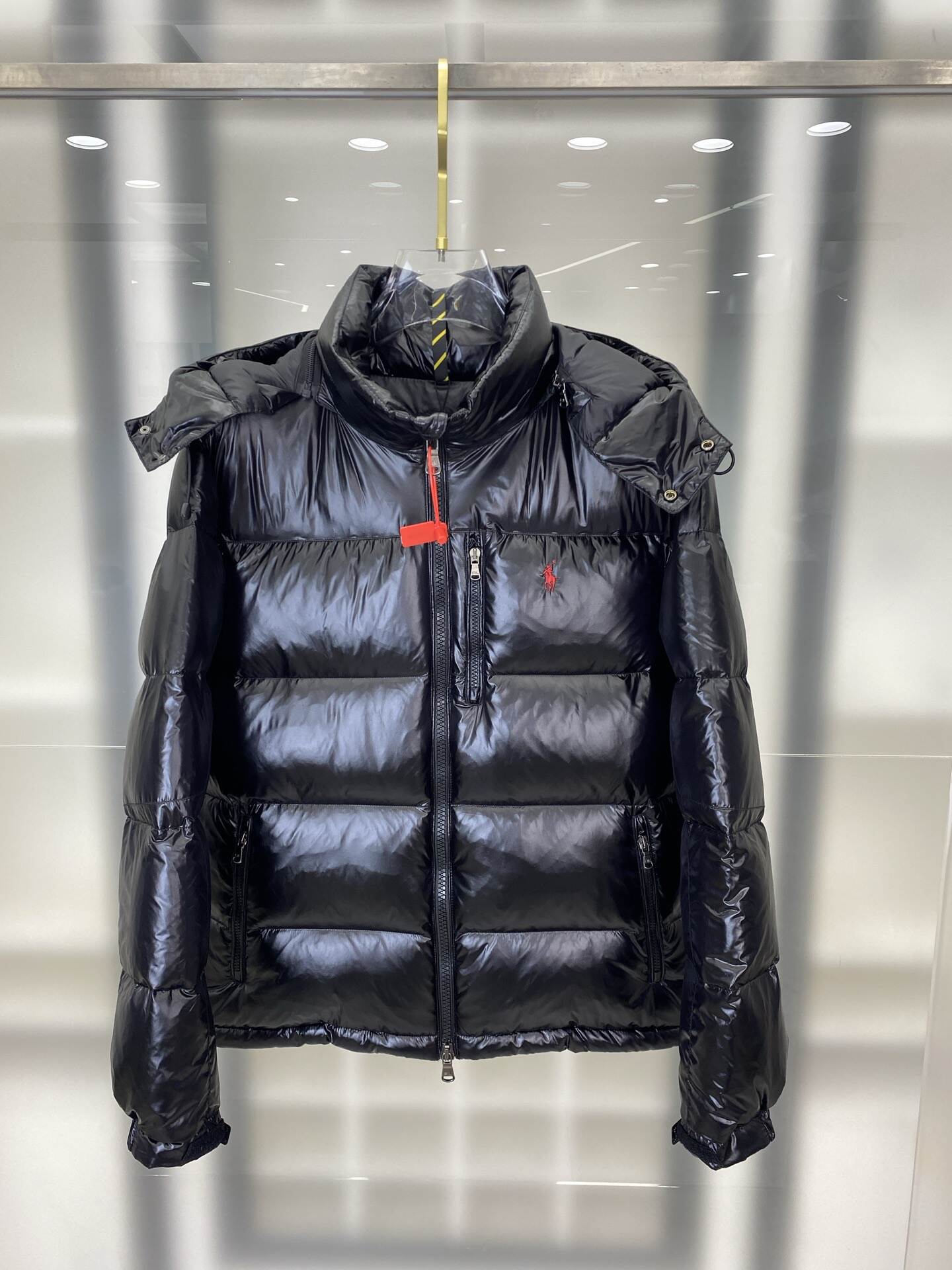 【人気商品】Ralph Lauren ラルフローレン 2025年新作 ポニー刺繍入り シャイニー セミハイネック ダウンジャケット MONCLER