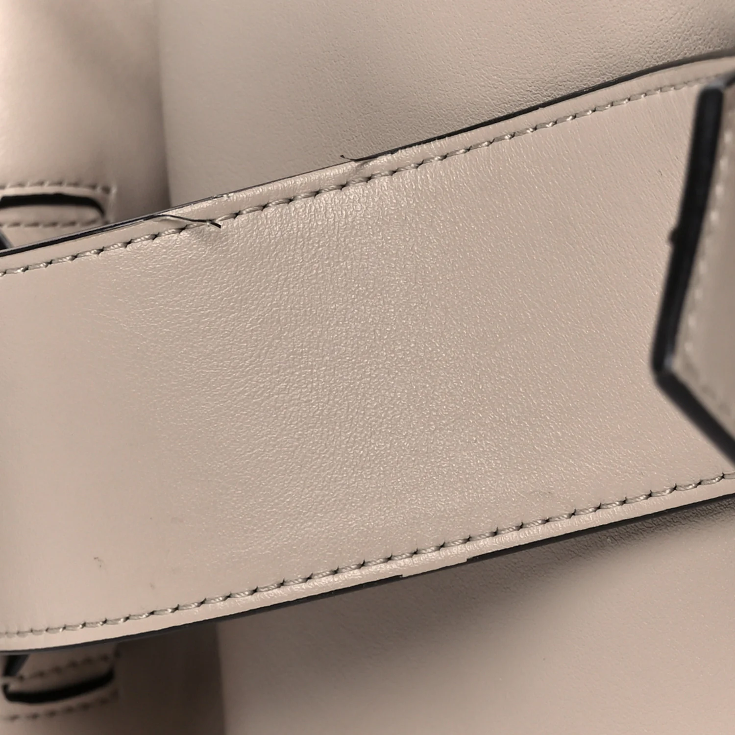 Soft Calfskin Medium Soft Antigona Dune