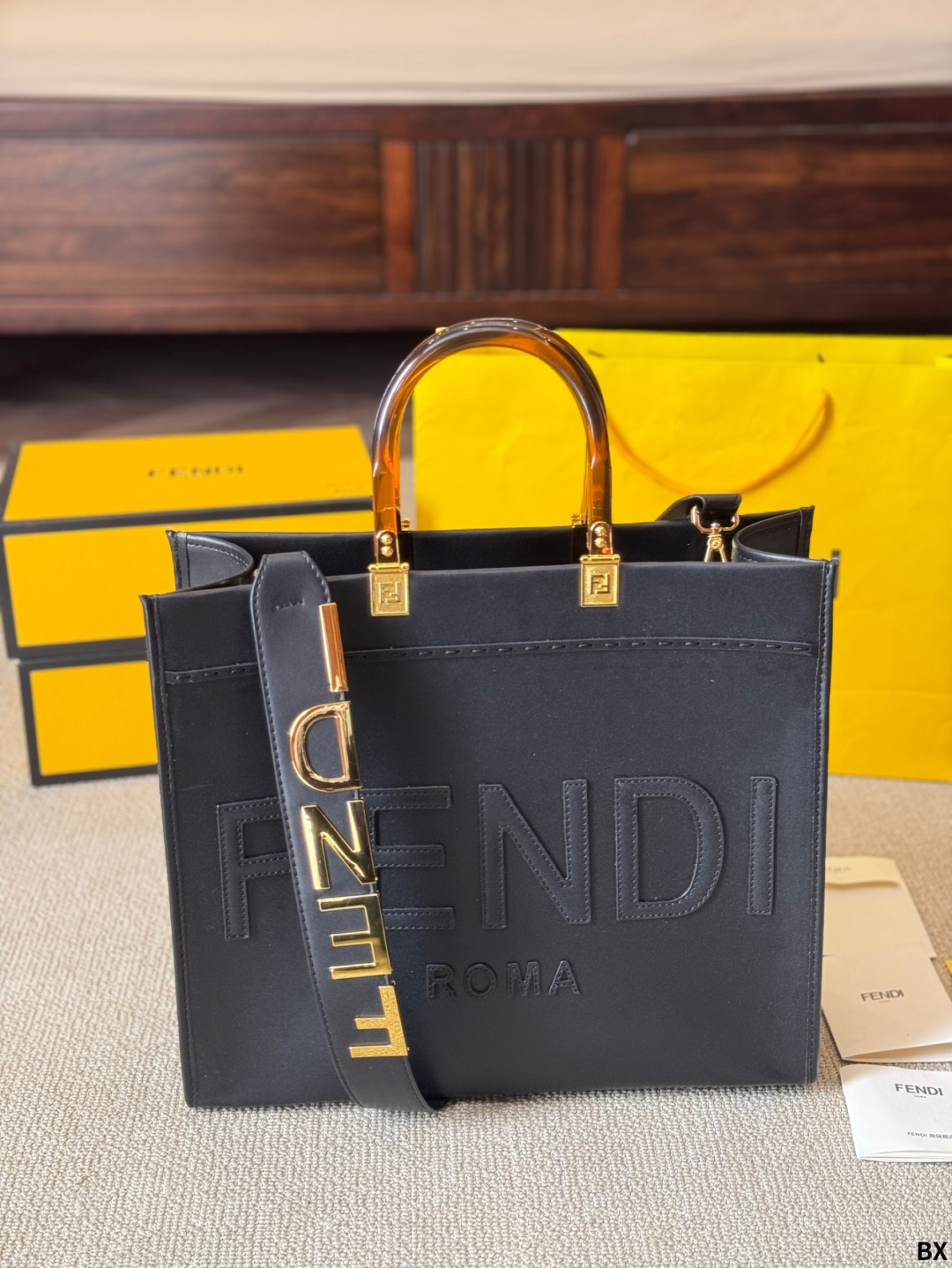 Fen new arrival peekabo tote bag size??35*30 cm