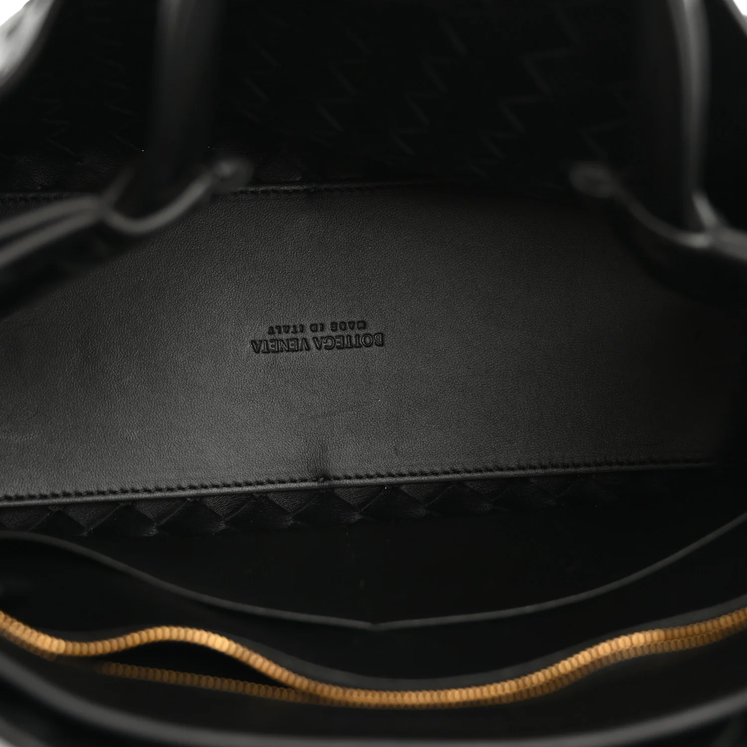 Nappa Intrecciato Medium Andiamo Shoulder Bag Black