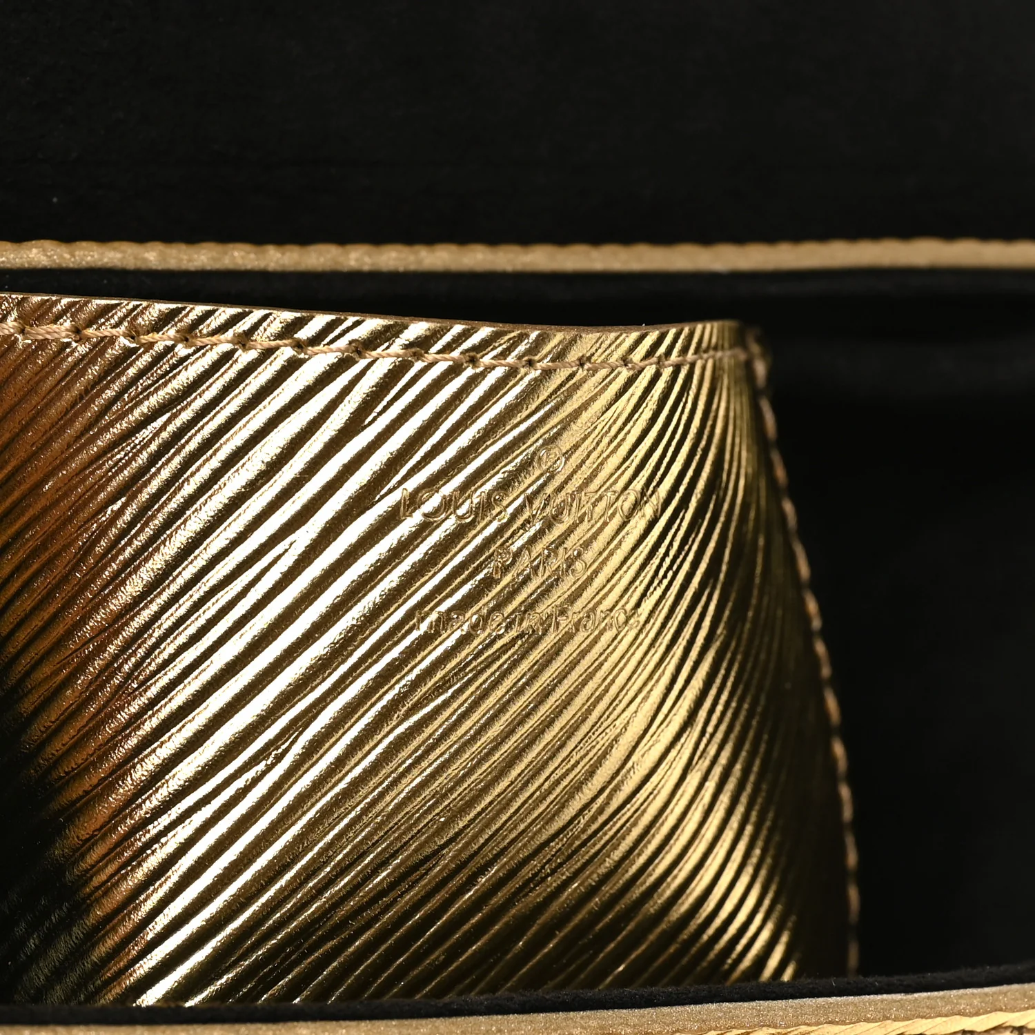 Epi Twist Shoulder Bag PM Gold