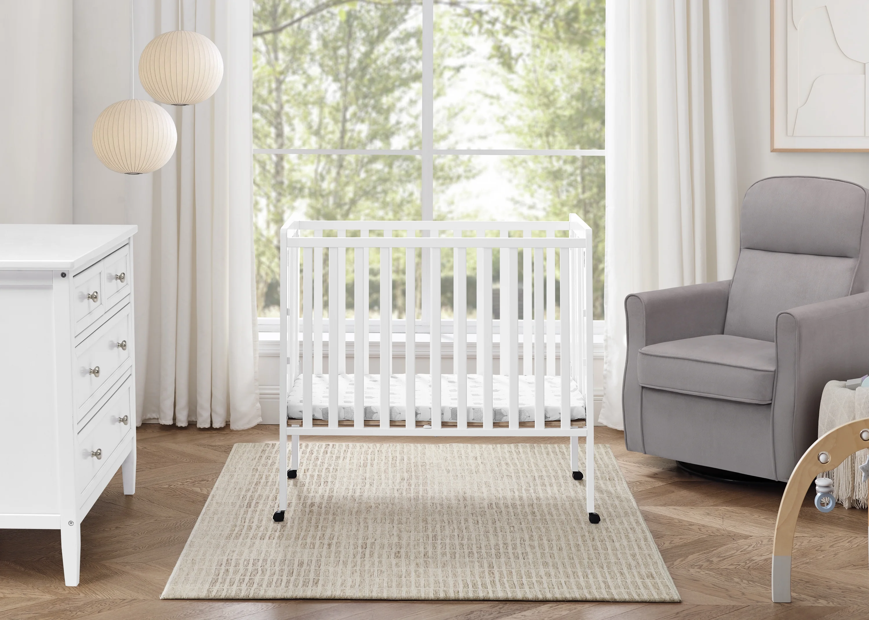 Lee Portable Folding Mini Crib with 1.5-Inch Mattress Greenguard Gold Certified, Bianca White(Bianca White/Single) - Image 2