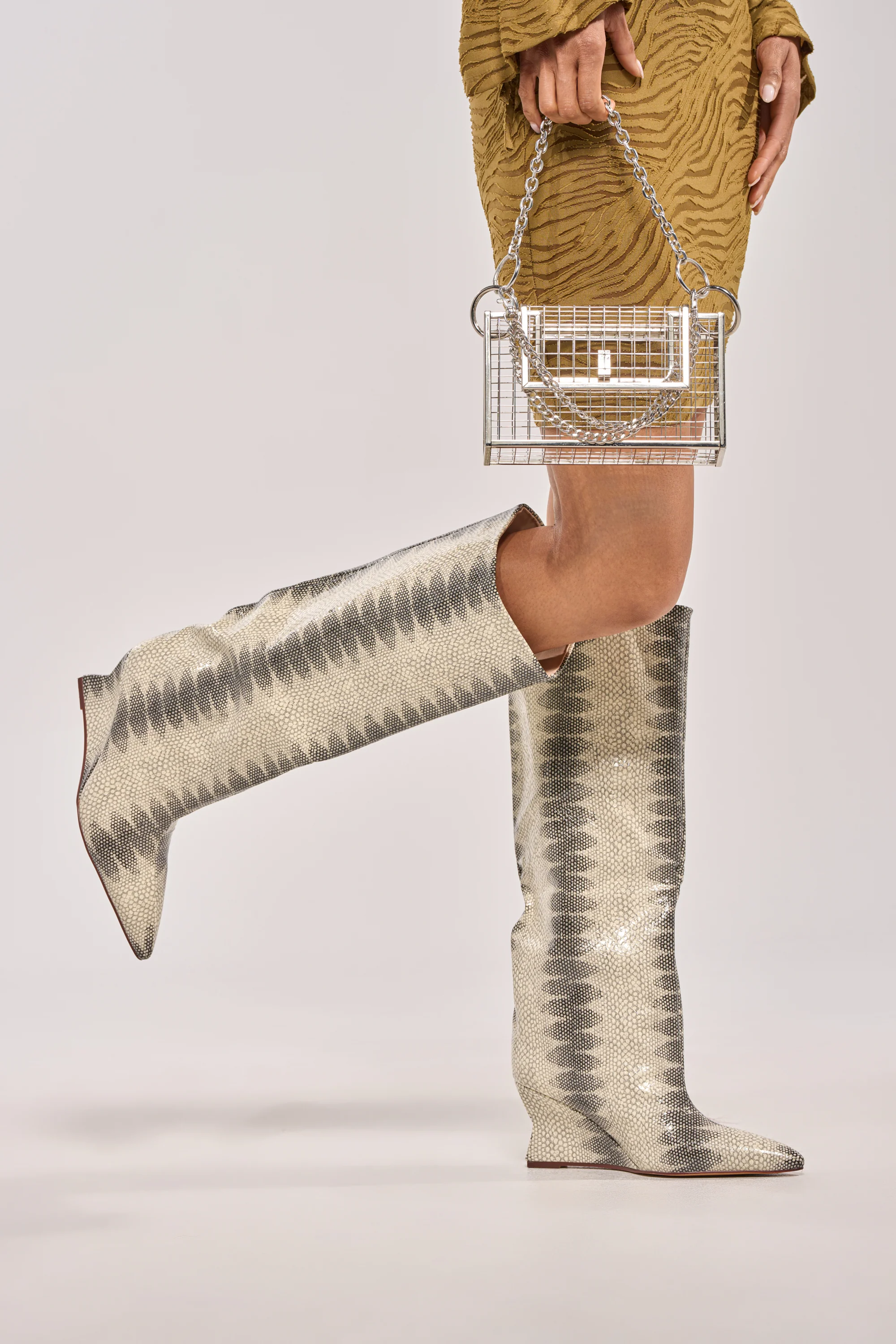 AZALEA WANG BRUN GREY SNAKE WEDGE BOOT - Akira Store