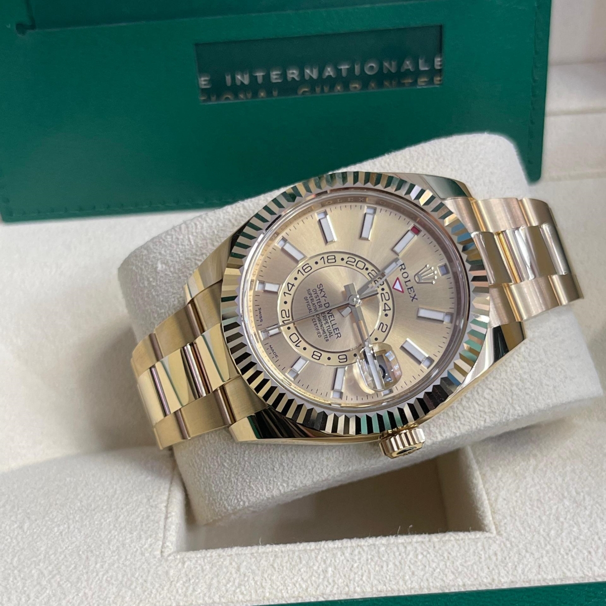 [Super Clone]RLX  Sky-Dweller 42mm Yellow Gold Champagne Dial Jubilee - 336938