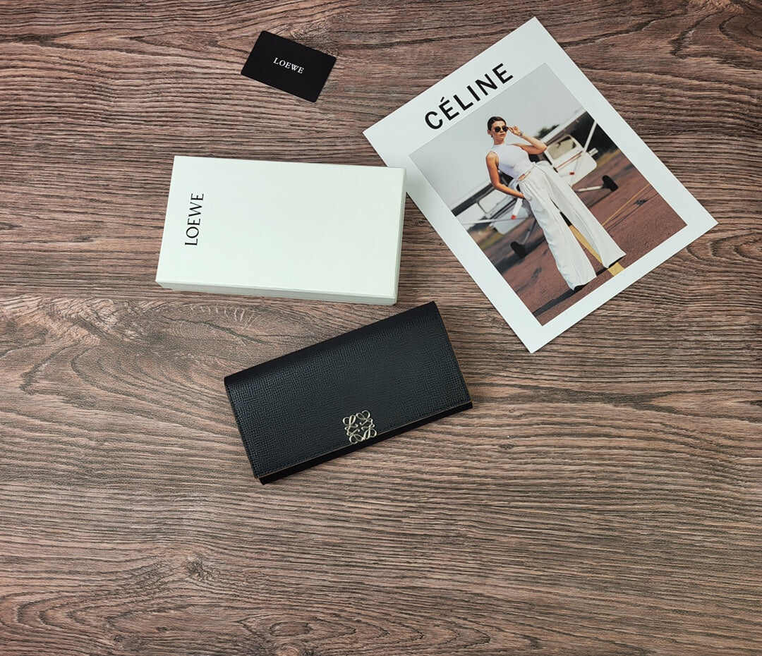 LOEWE【ロエベ】ロングウォレット 5色展開 上品な組み合わせ