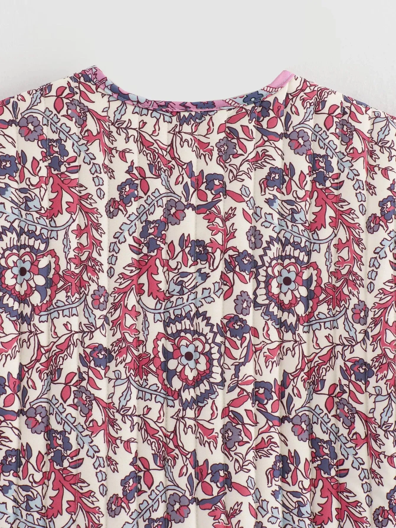 Sophie Paris I Gilet en coton matelassé avec motif brodé