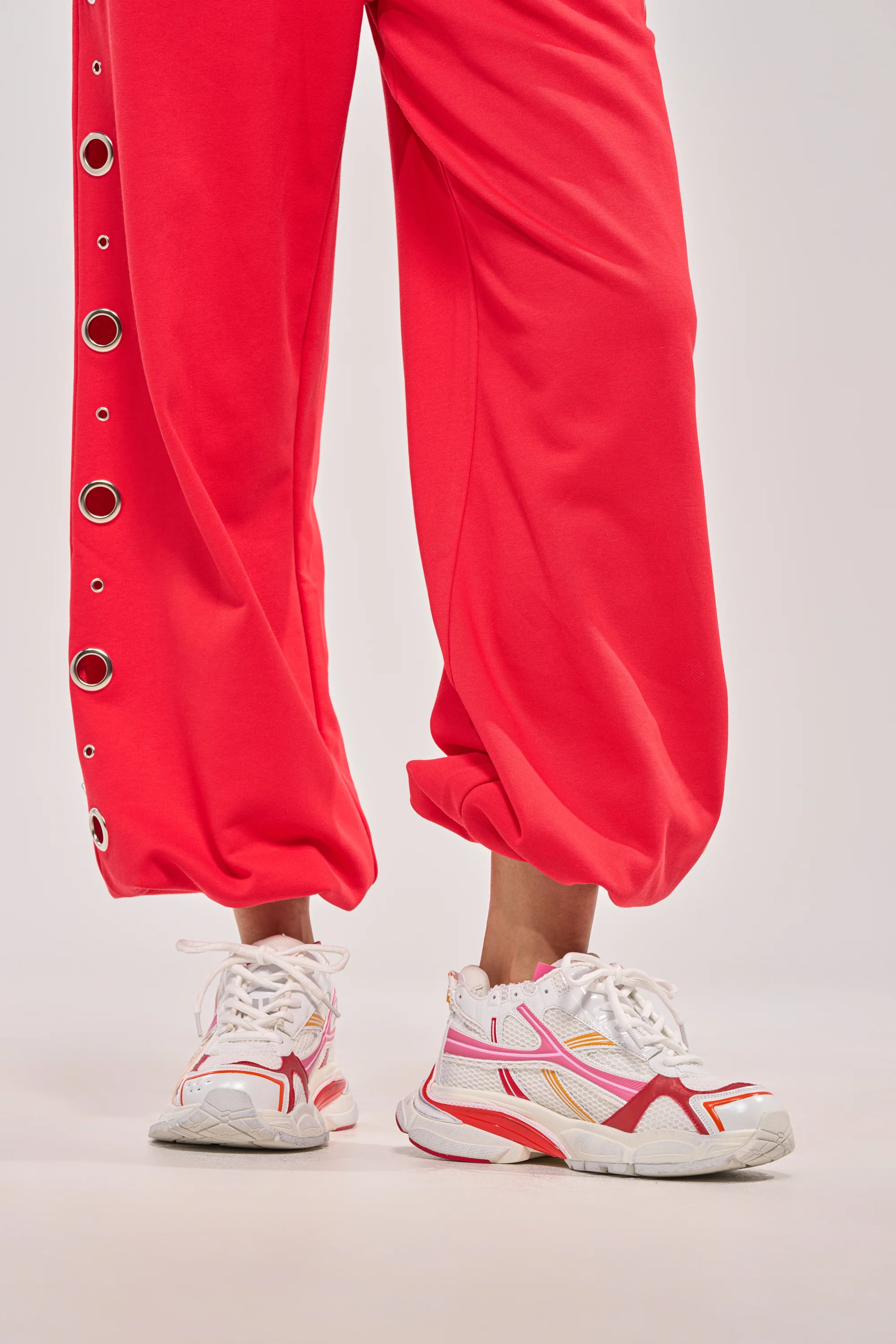 AKIRA GOLD MELAE WHITE AND PINK SNEAKER - Akira Store