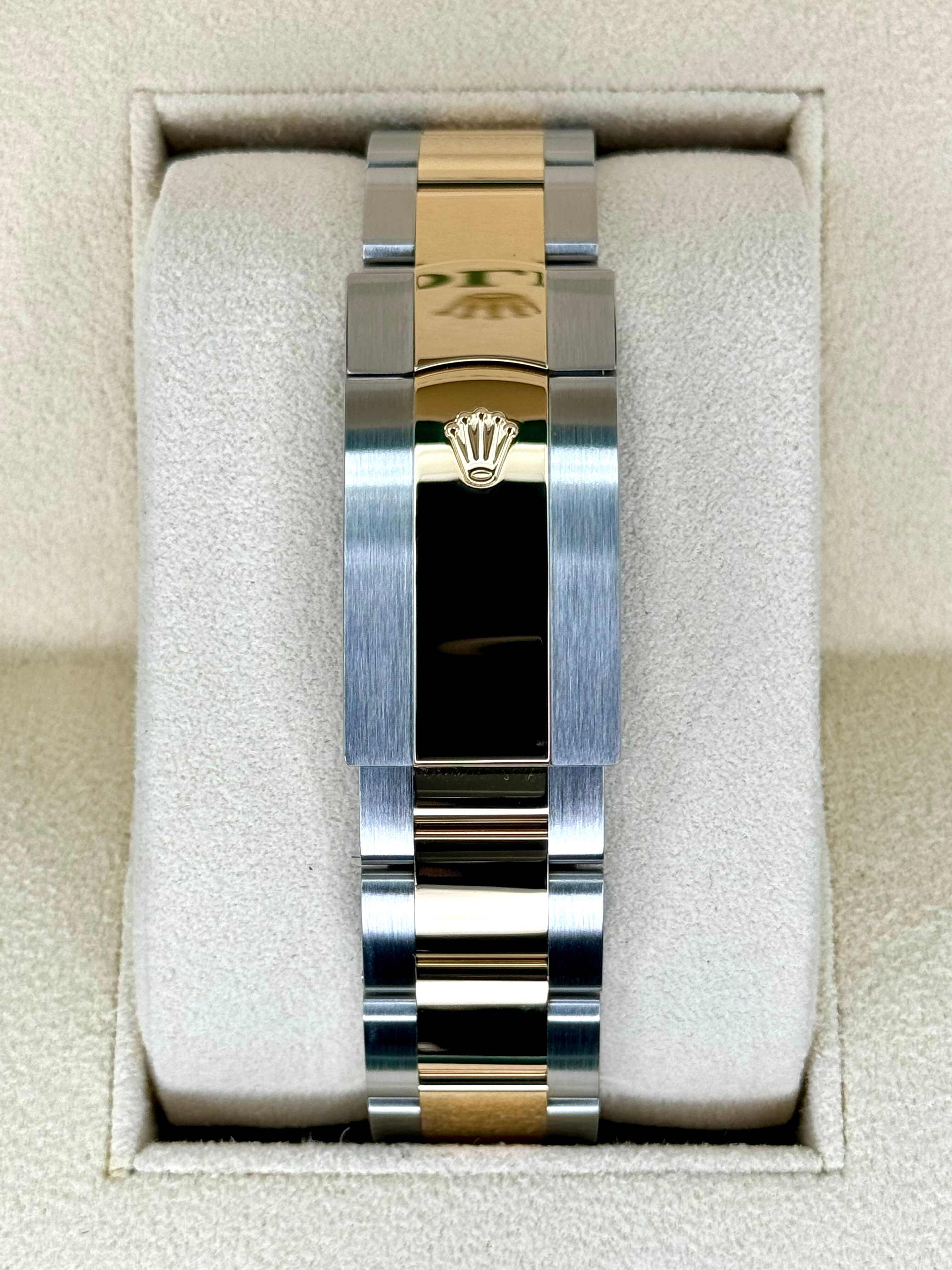 NEW 2024 ロレックス スカイドゥエラー 42mm 336933 ツートーンオイスターブラックダイヤルRolex