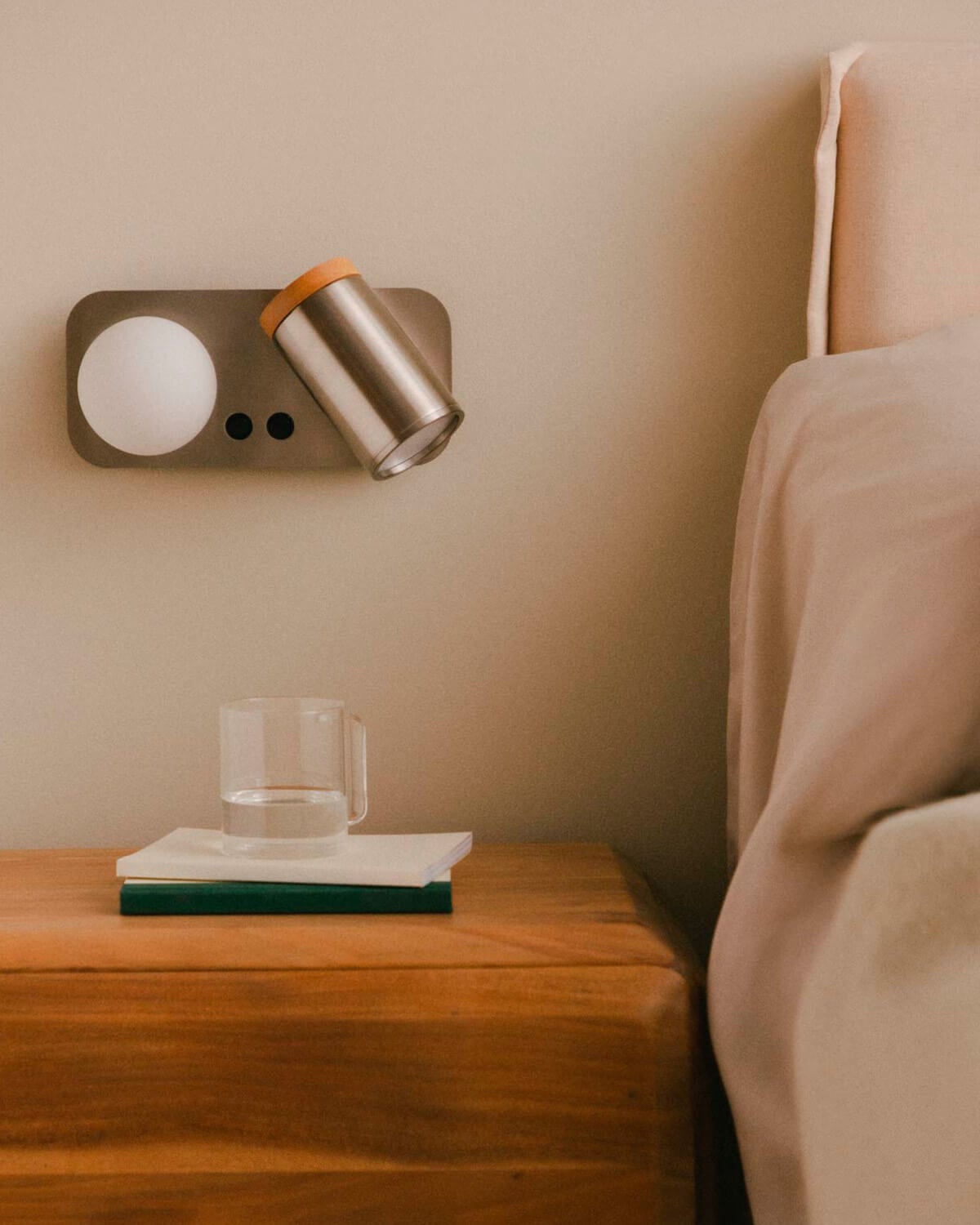 Caira - Aplique de Pared con 2 Puntos de Luz Caira