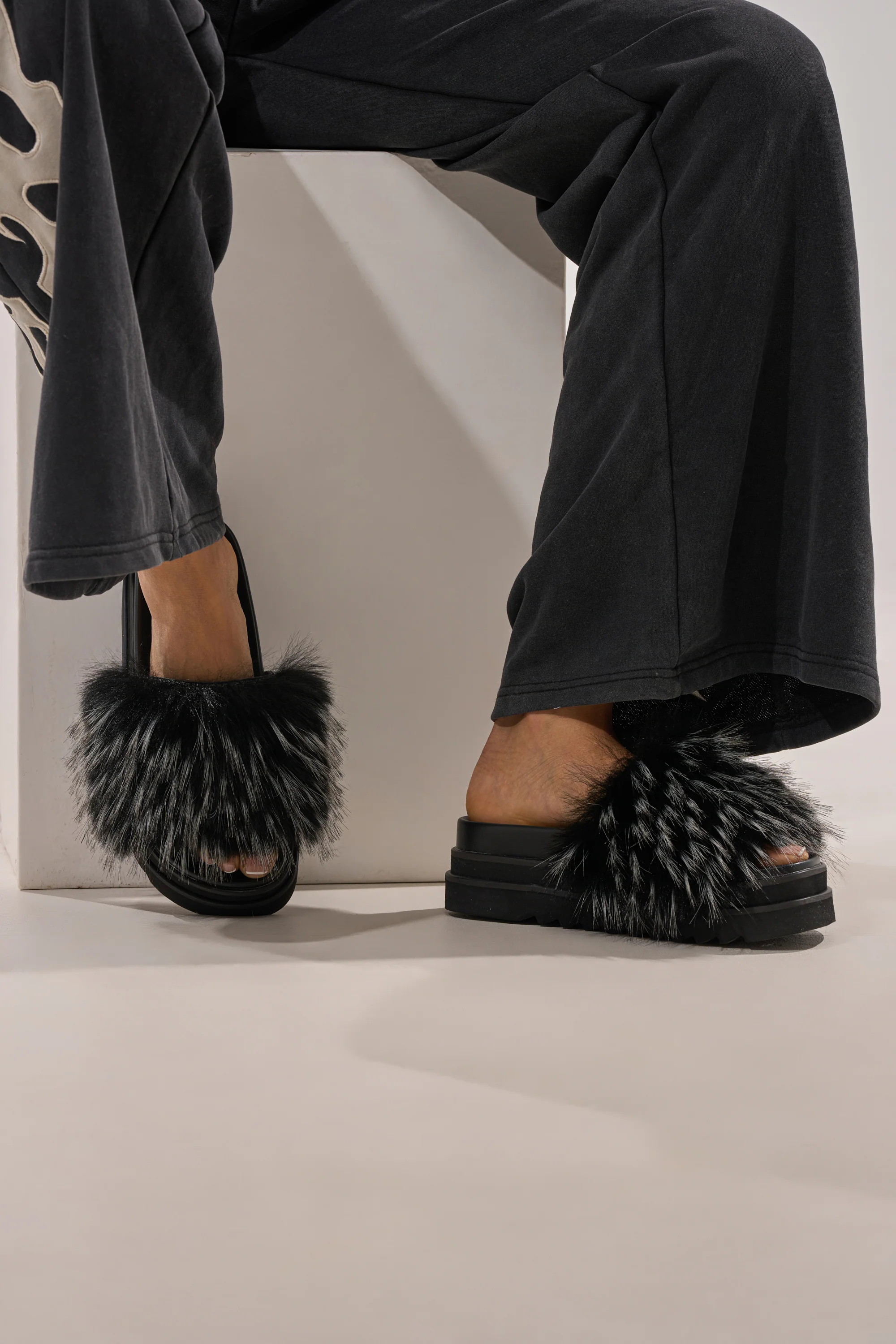 AKIRA MIRAY BLACK MULTI FUR SLIDE - Akira Store