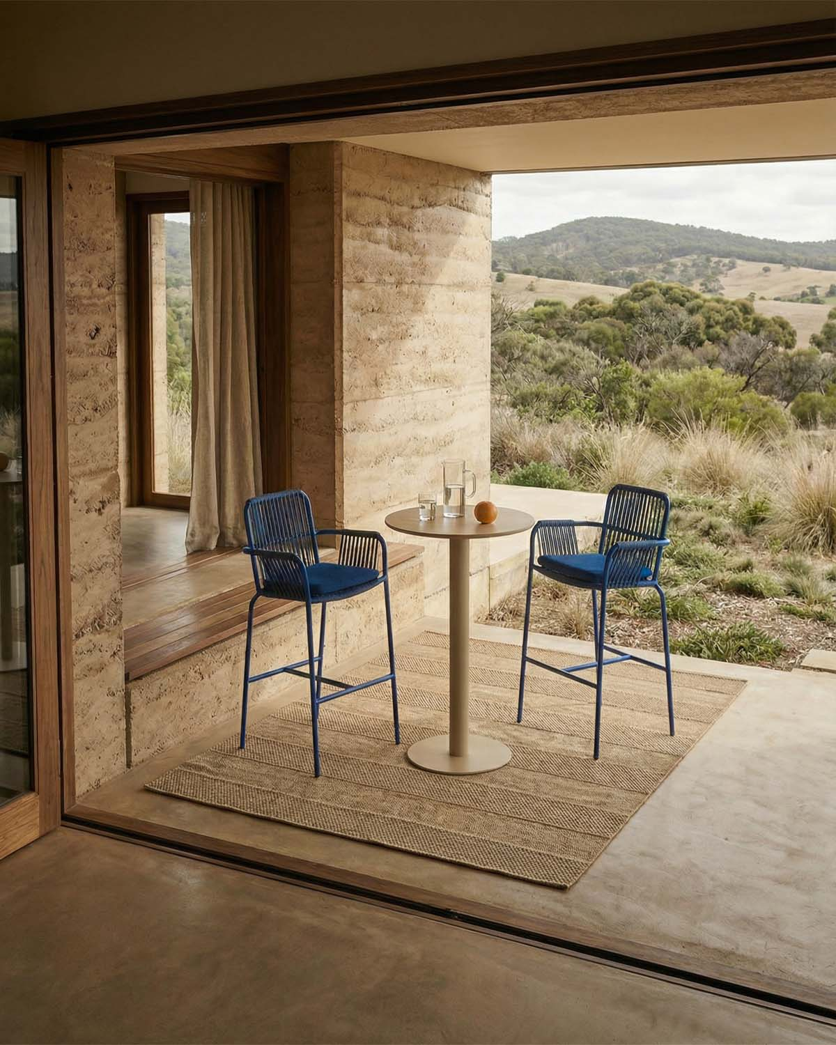 Set Banon - Drian - Set de Mesa Alta Redonda (Ø70 cm) Banon y 2 Taburetes Altos de Aluminio (74 cm) Drian de Exterior