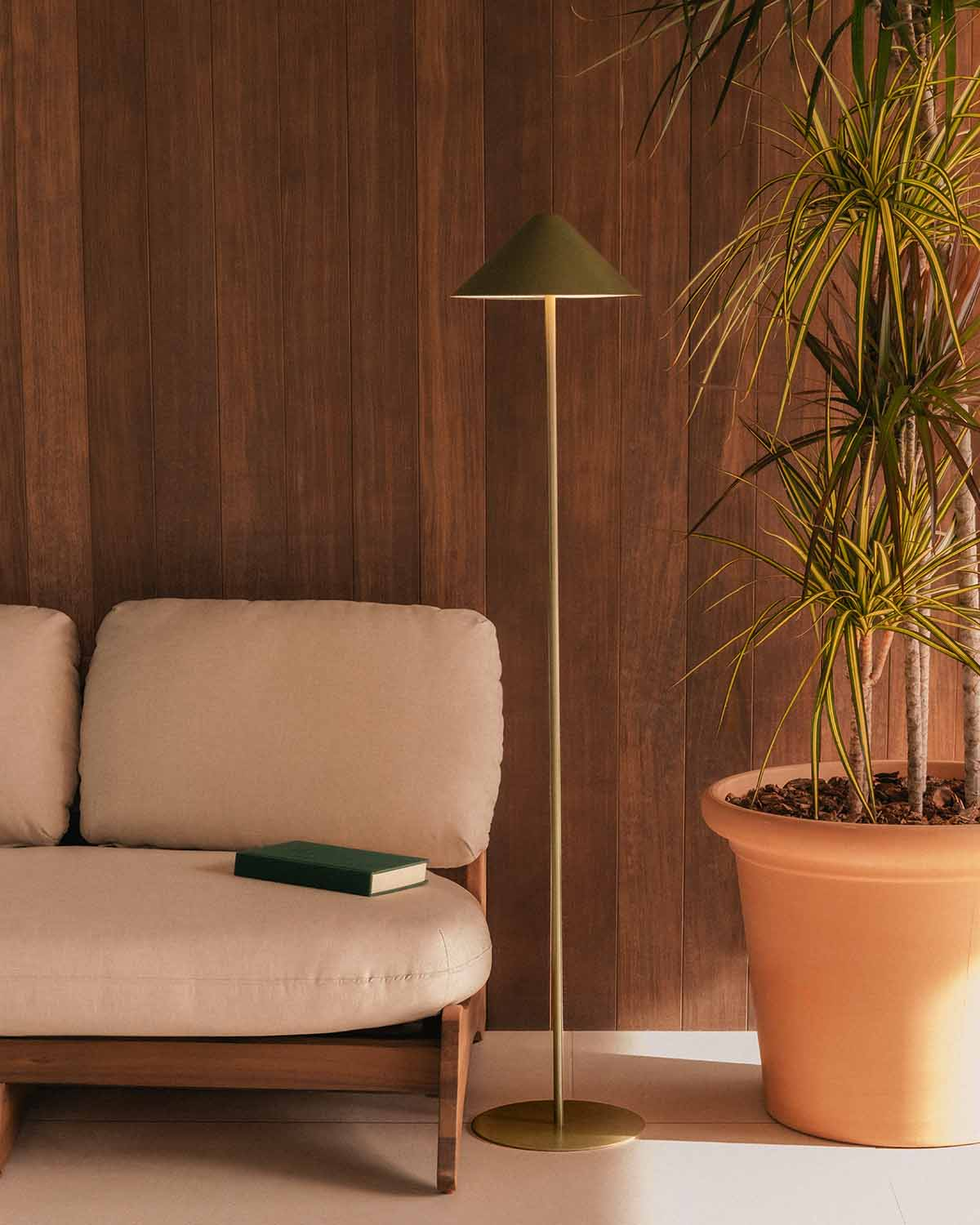 Gavi - Lámpara de Pie Dimmable LED Inalámbrica para Exterior Gavi