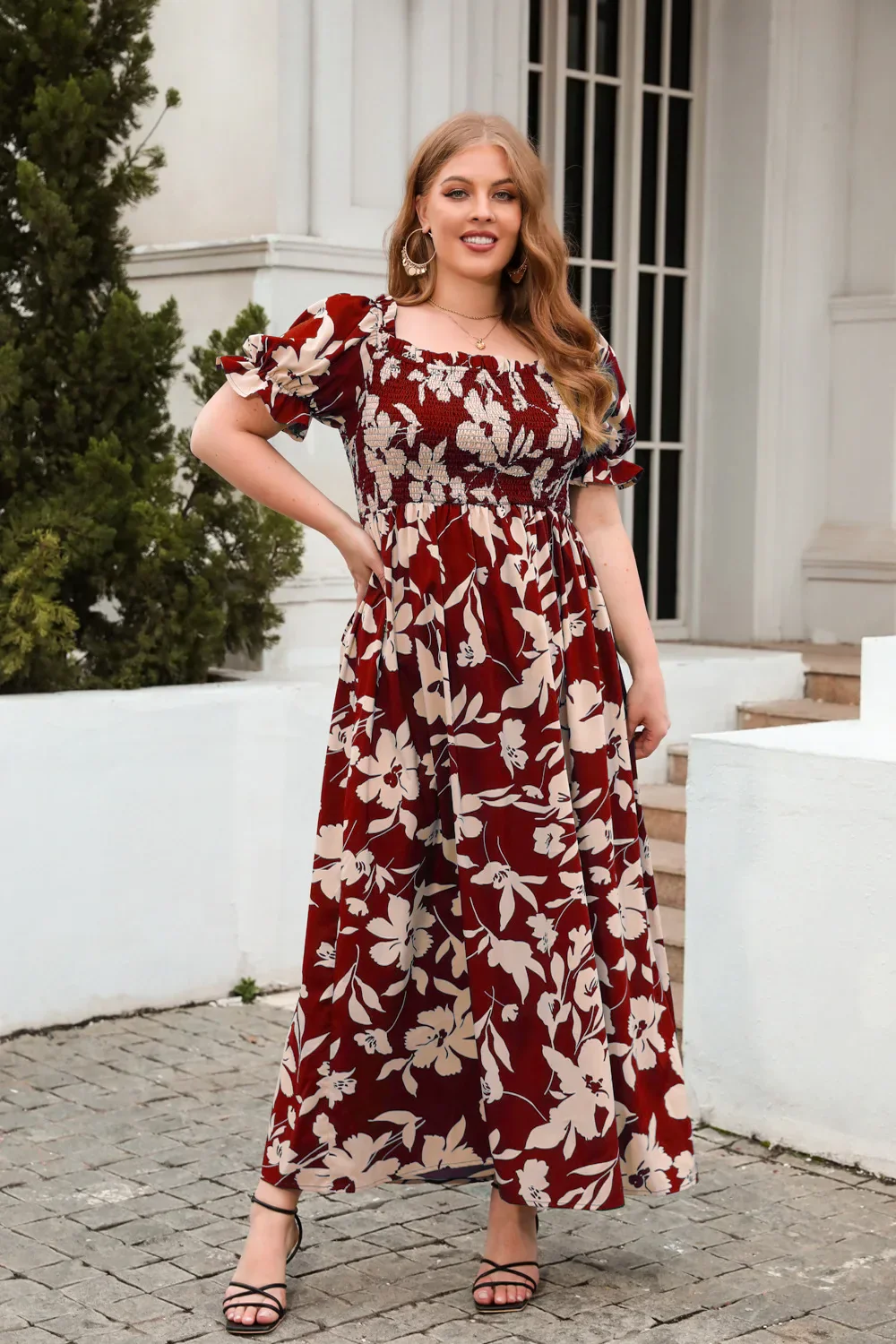 Sophie Paris I Summer Robe à col carré