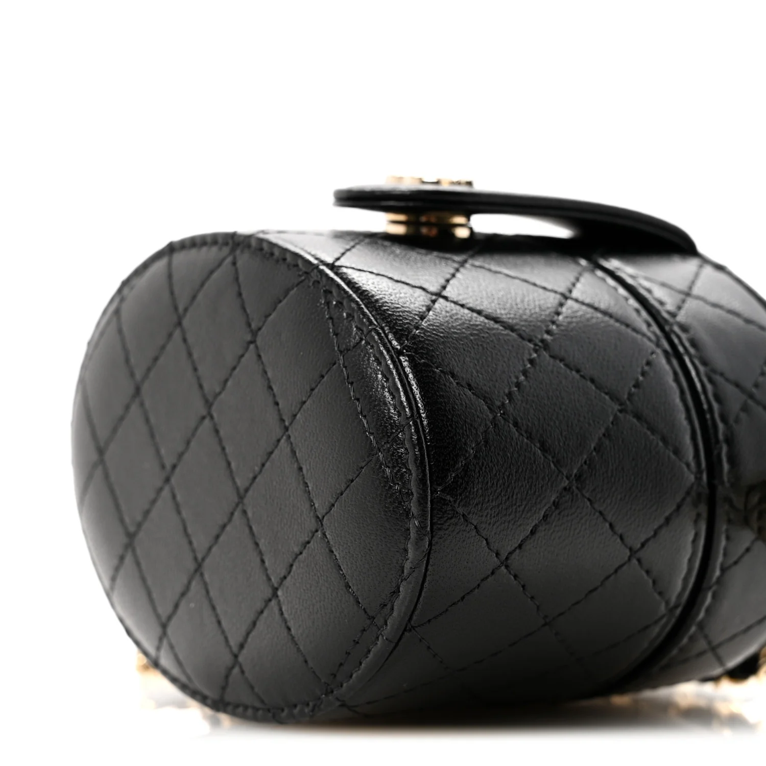 Lambskin Quilted Mini Round Vanity Case With Chain Black