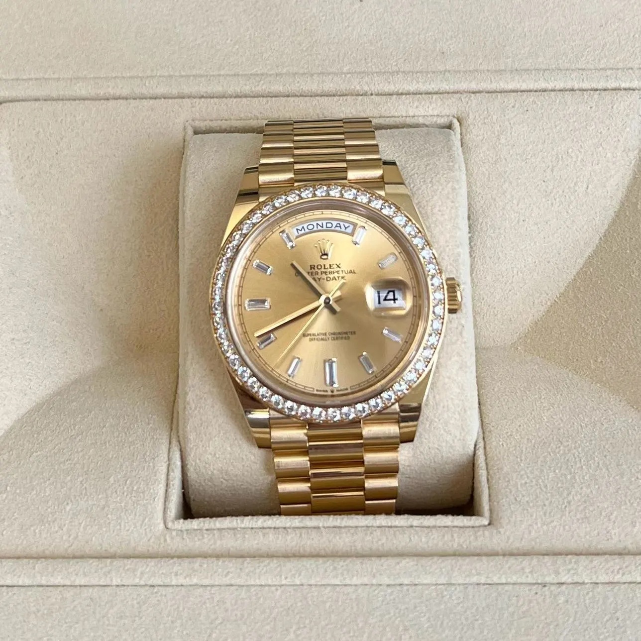 [Super Clone]RLX Day-Date 40mm Champagne Diamond Dial and Bezel Yellow Gold President Bracelet 228348RBR-0002