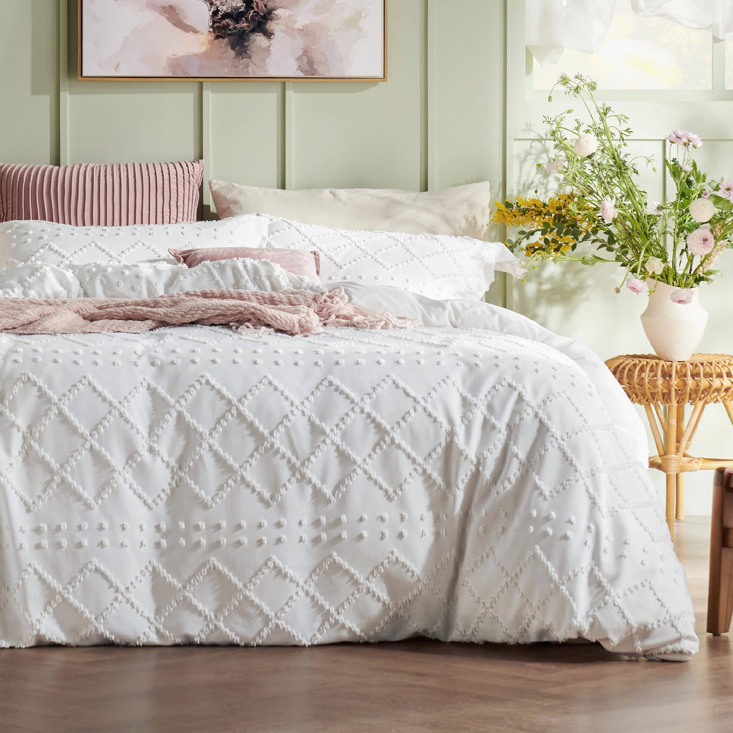 Bedsure Duvet Cover Queen Size - Queen Duvet Cover Set, Boho Bedding Queen for All Seasons, 3 Pieces Embroidery Shabby Chic Home Bedding Duvet Covers