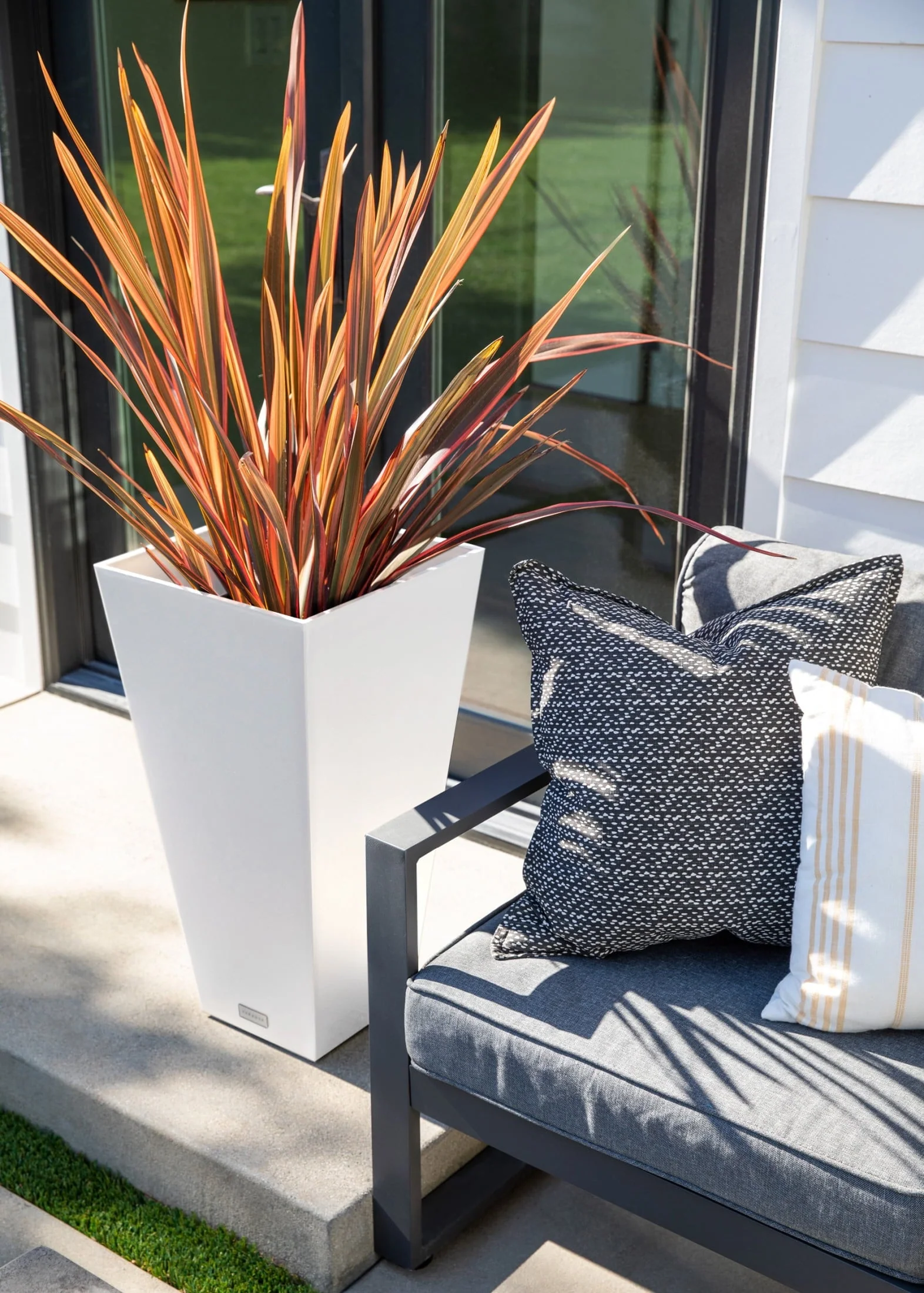 Pure Series Midland 30" Planter 2 Pack White Image 7