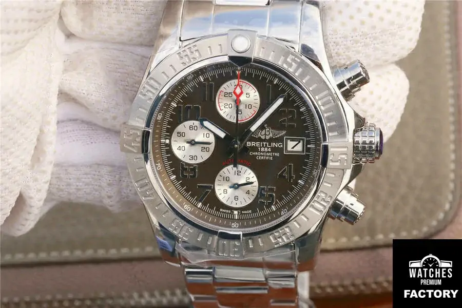 Breitling Avenger II A1338111 / F564 / 170A GF Factory Black Dial