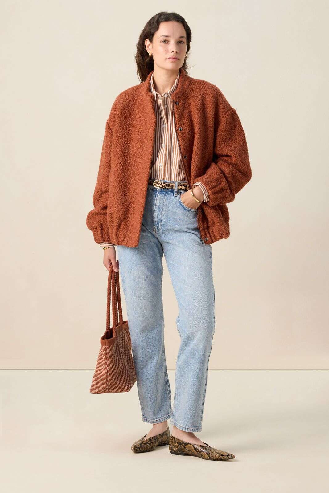 Bruine wollen boucl&eacute; jas