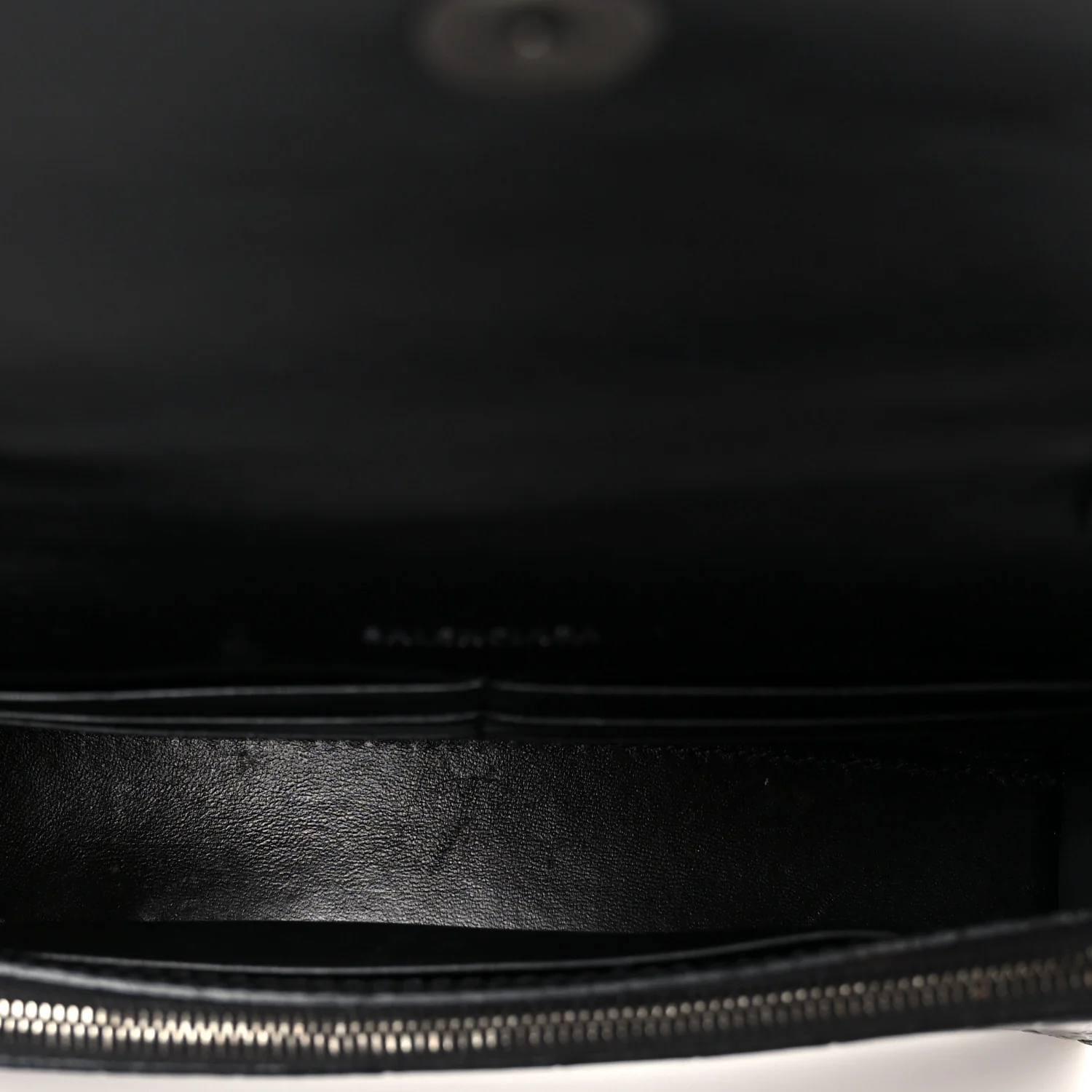 Shiny Calfskin Monochrome Crocodile Embossed Hourglass Chain Bag Black