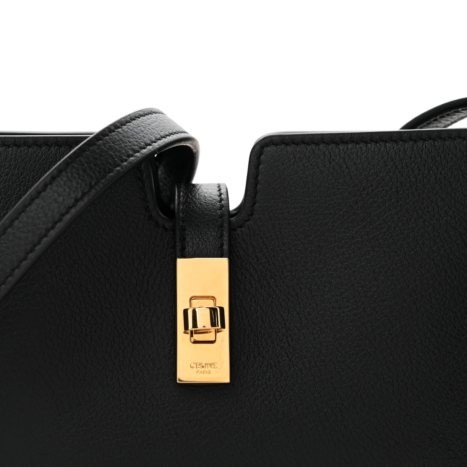 Grained Calfskin 16 Pochette Black