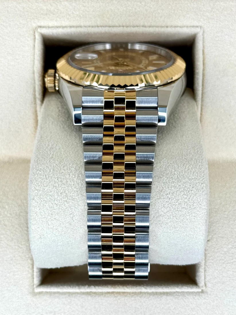 [Super Clone]RLX  Sky-Dweller 42mm Two-Tone Yellow Gold Champagne Dial Jubilee - 336933 - New 2025