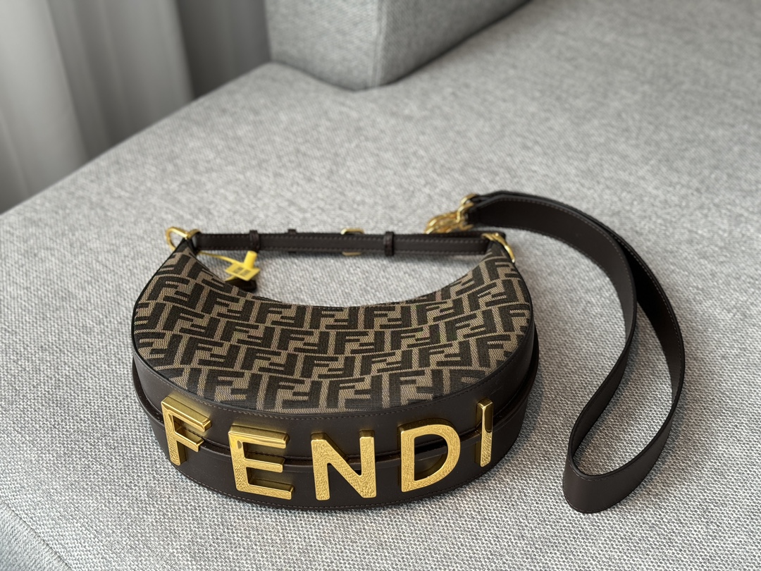 Fen new arrival bag size??28*16cm