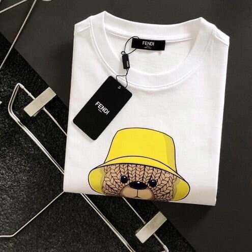【FENDI】【在庫あり】【即日出荷】（フェンディ）男女兼用Tシャツ