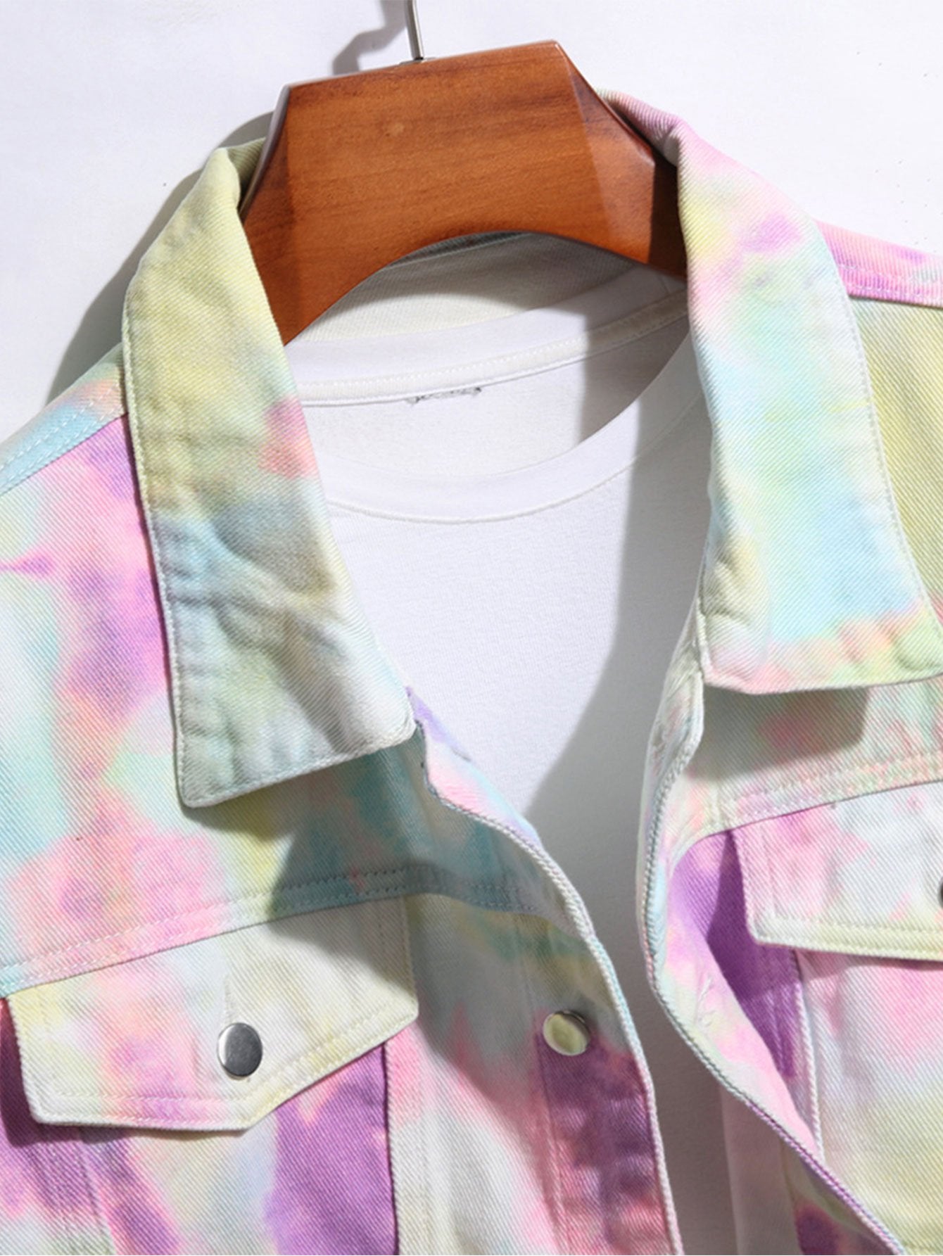 veste en jean tie-dye