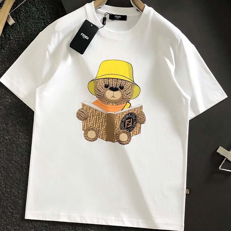 【FENDI】【在庫あり】【即日出荷】（フェンディ）男女兼用Tシャツ