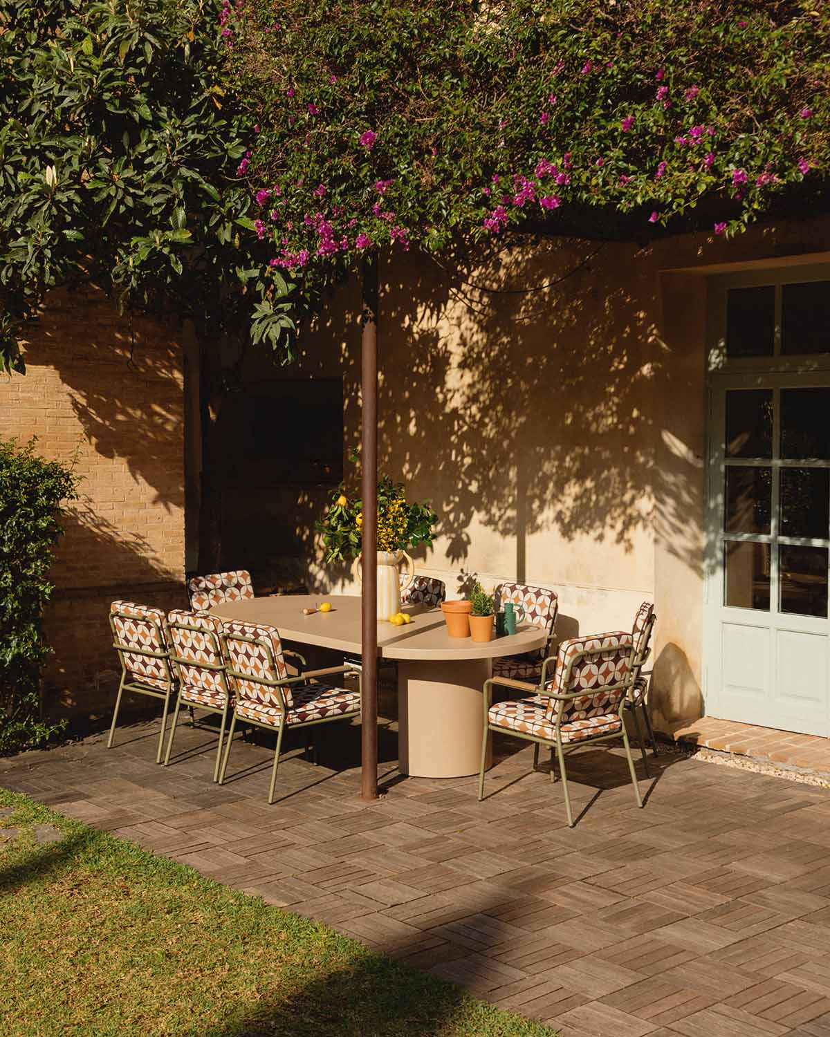 Beca - Mesa Extensible Redonda de Exterior de Aluminio (Ø120-240x120 cm) Beca