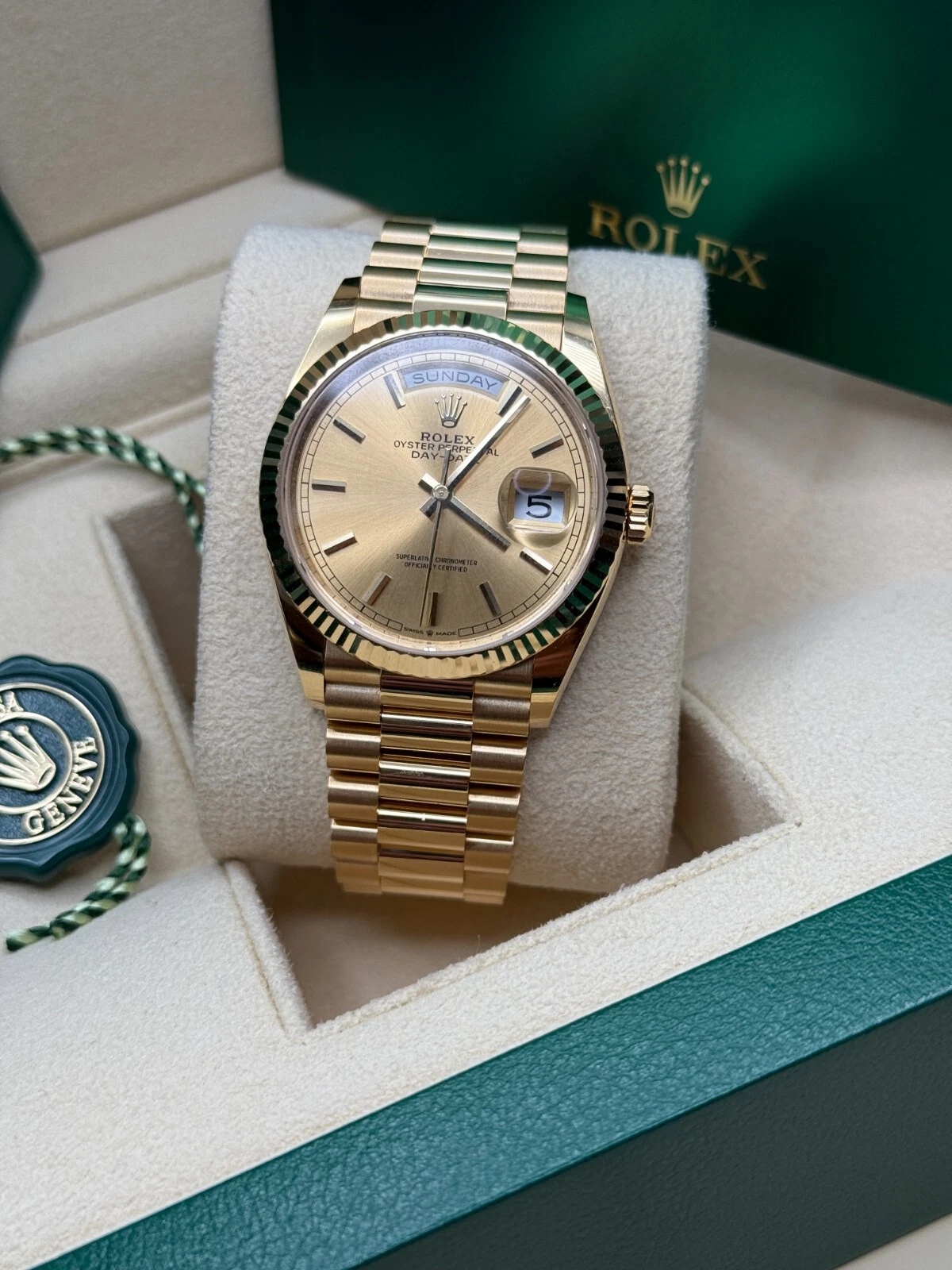 [Super Clone]RLX  Day-Date 36mm 128238-0045 Champagne Dial Yellow Gold President Bracelet Watch