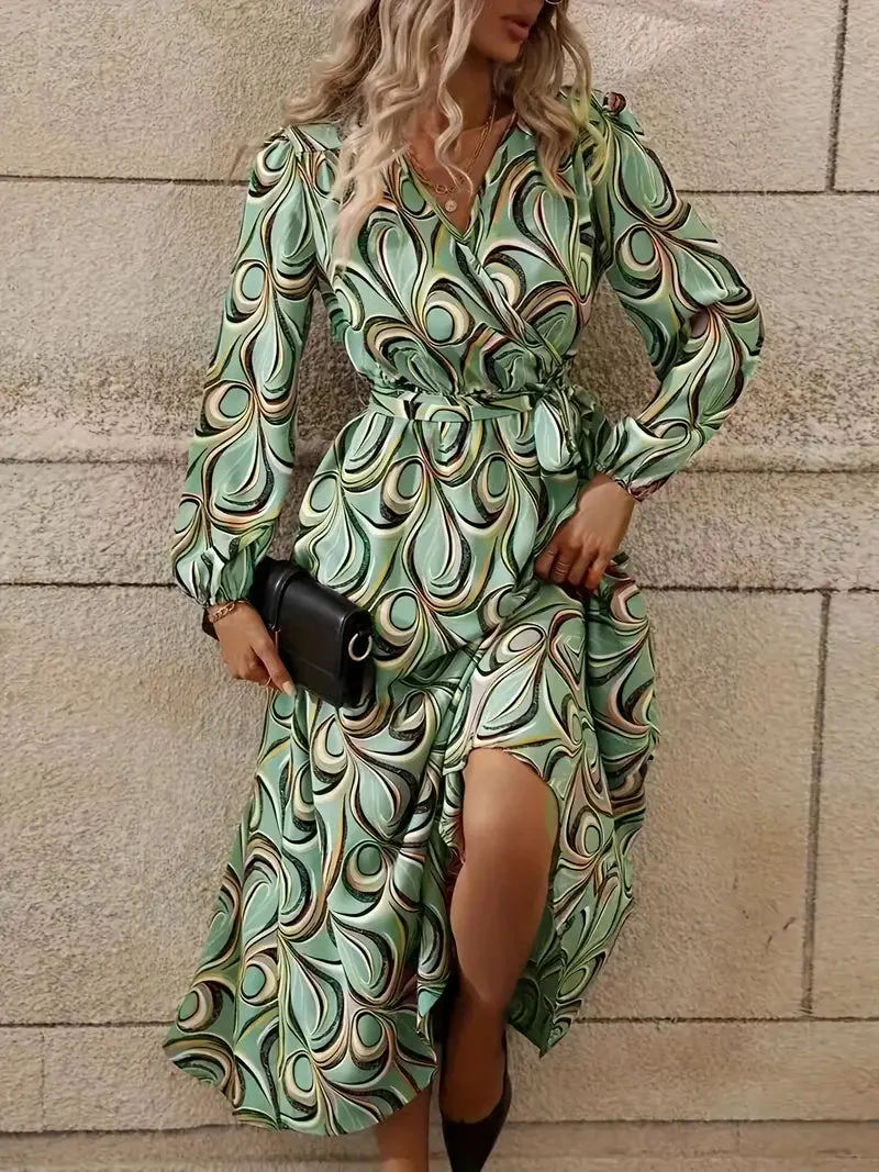 Robe élégante à col enroulé
