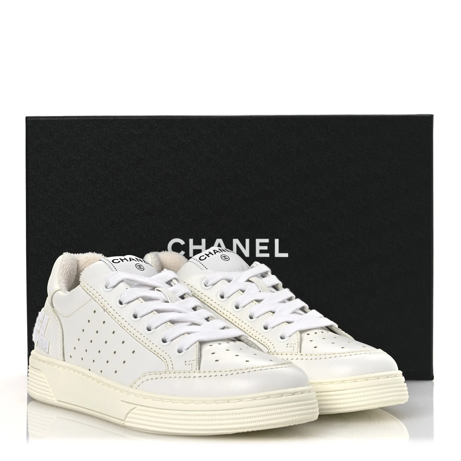 Calfskin Womens Logo Sneakers 38 White