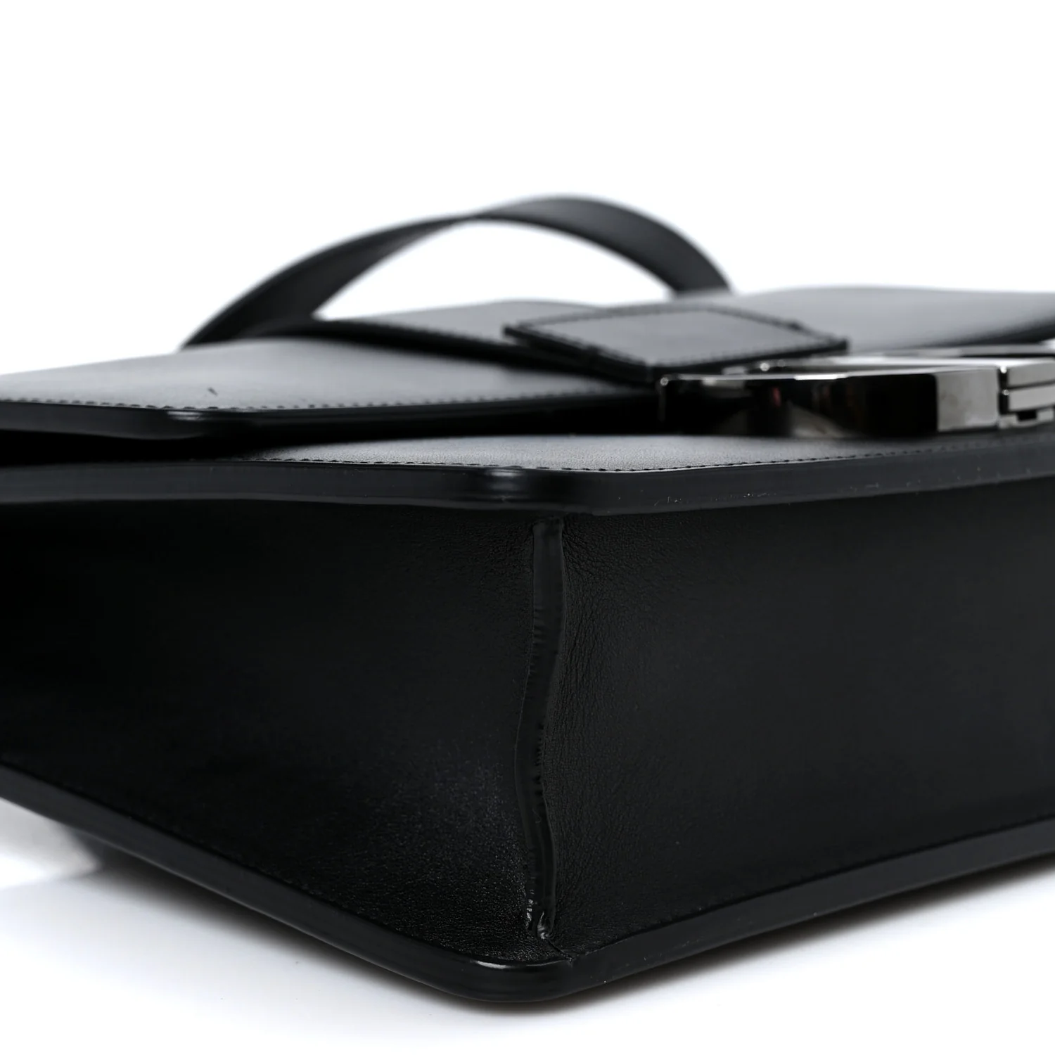 Box Calfskin 30 Montaigne Flap Bag Black